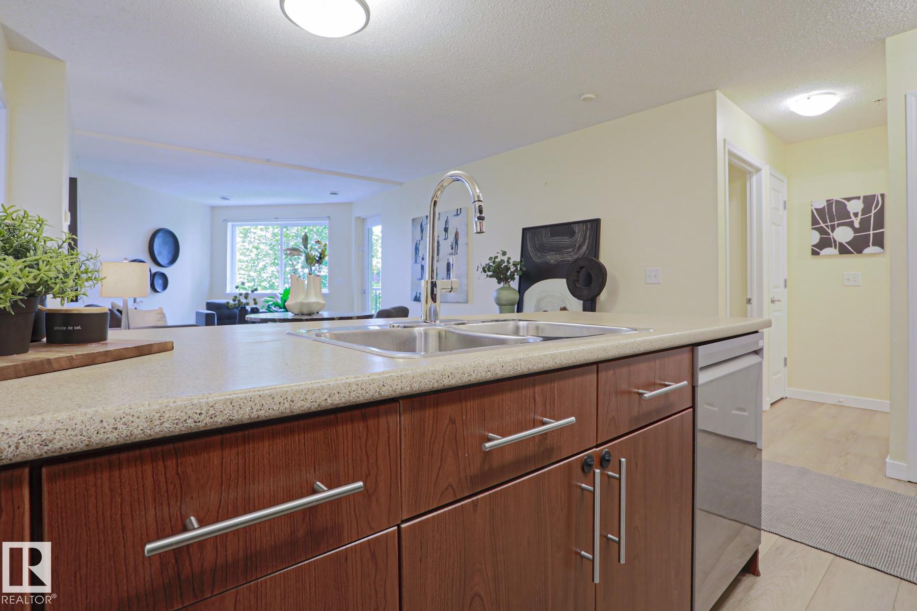 Photo 10 at 211 - 6925 199 Street NW, Glastonbury, Edmonton
