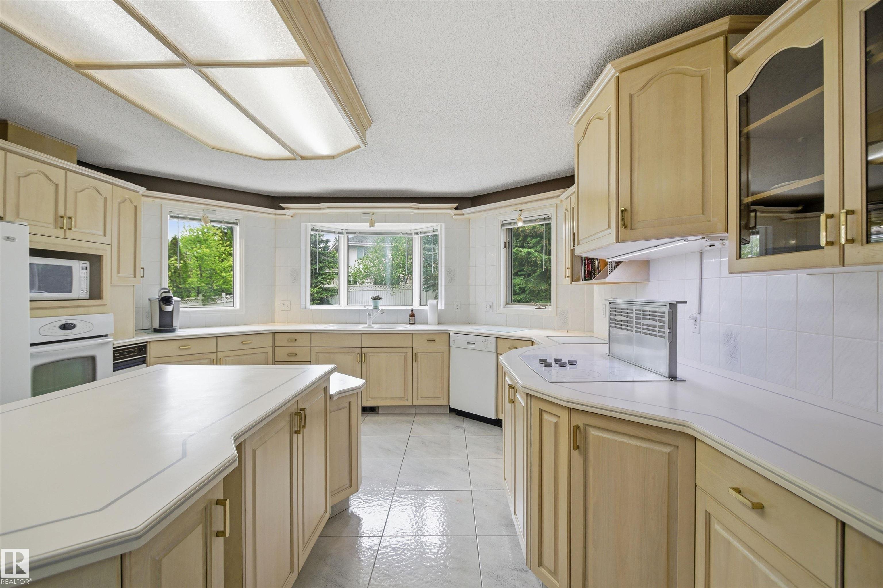 Photo 16 at 521 Estate Drive, Estates of Sherwood, Sherwood Park