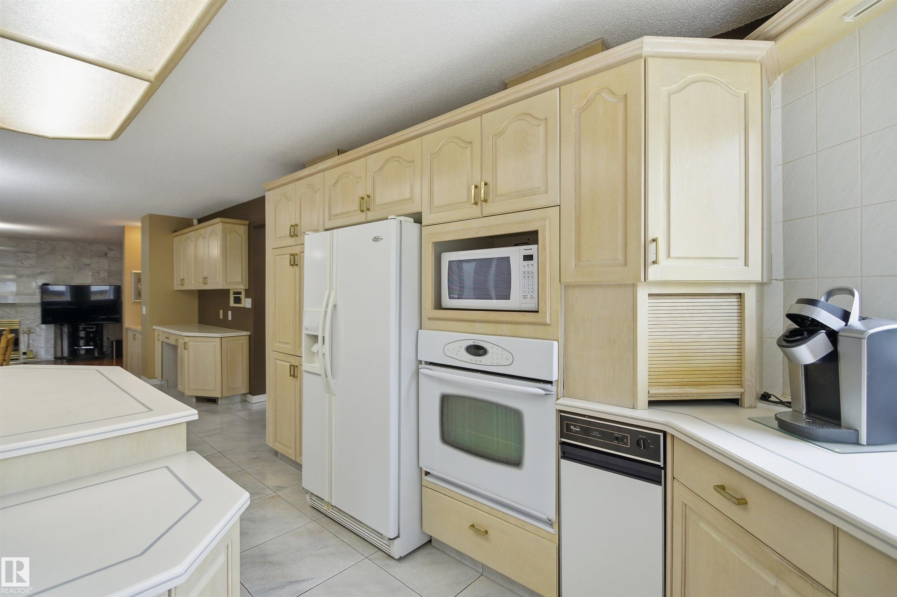 Photo 18 at 521 Estate Drive, Estates of Sherwood, Sherwood Park