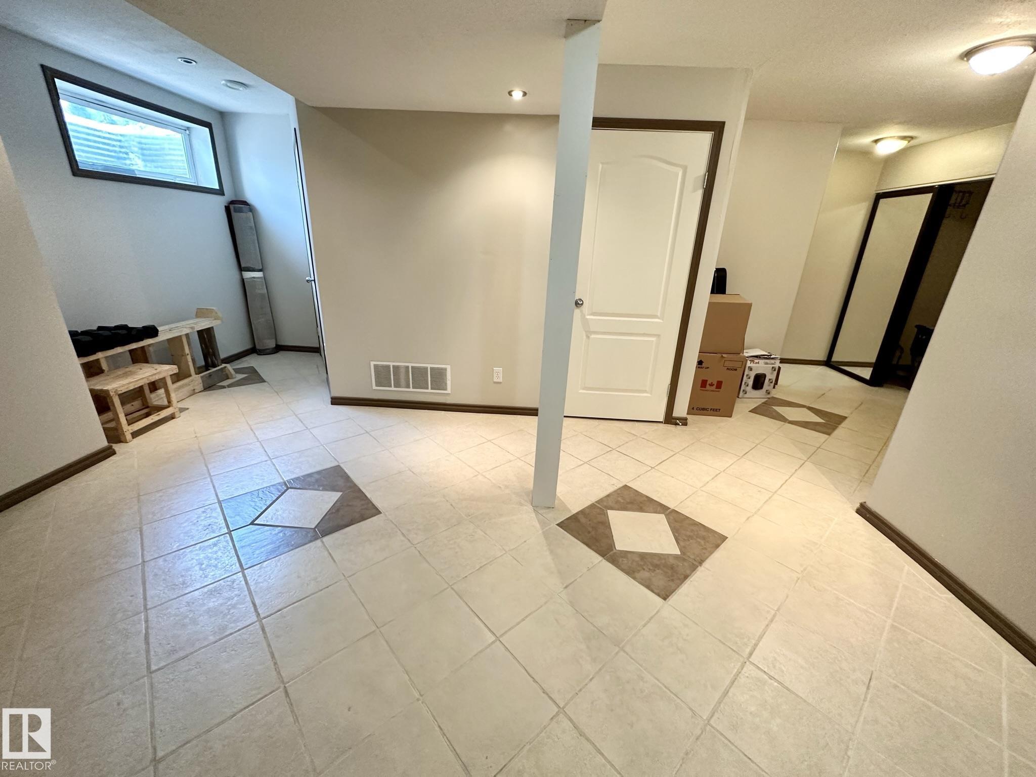 Photo 23 at #2 - 3 Grove Meadow Drive, Lakewood, Spruce Grove