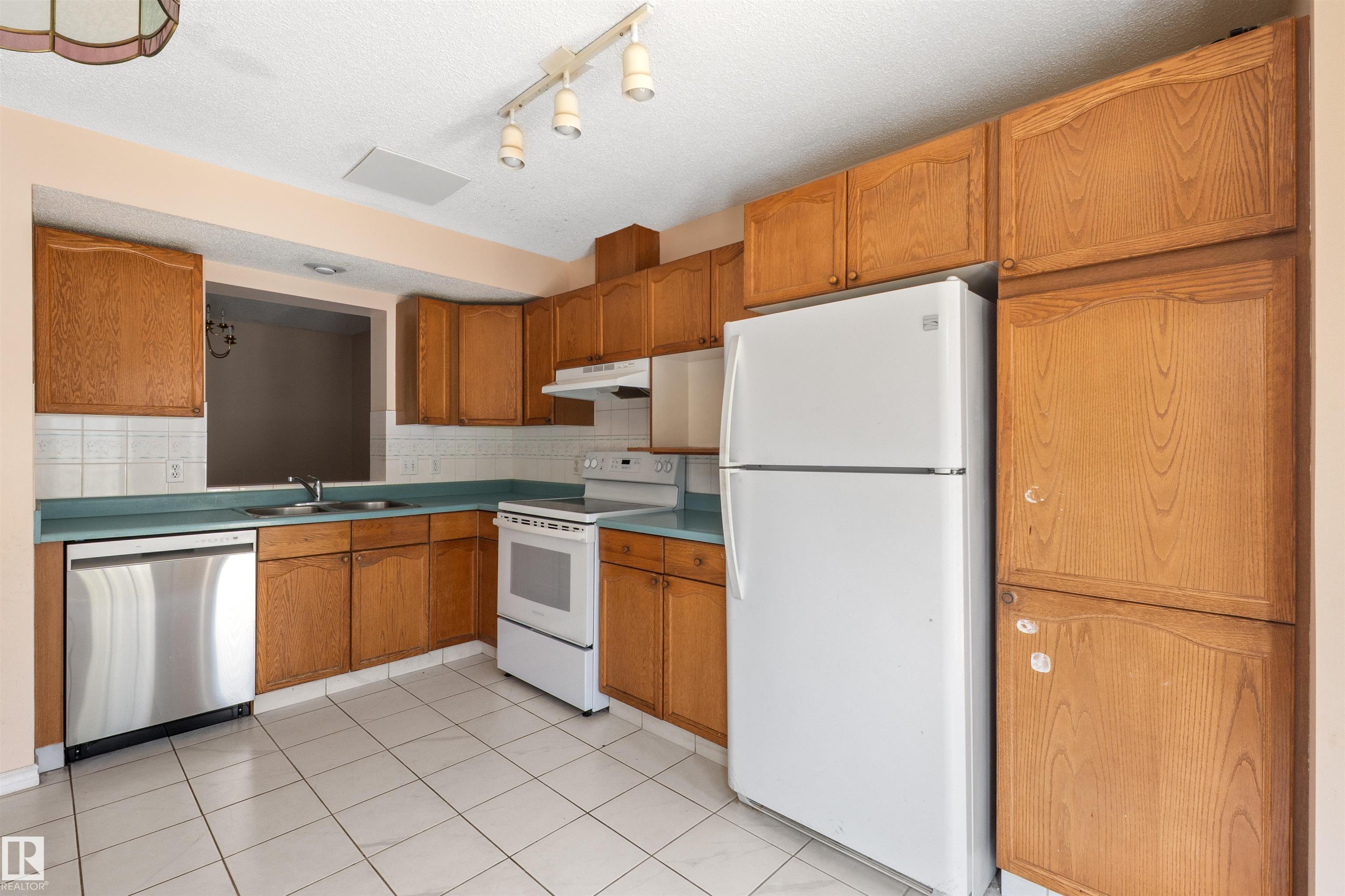 Photo 26 at 5 - 20 Deerbourne Drive, Deer Ridge, St. Albert
