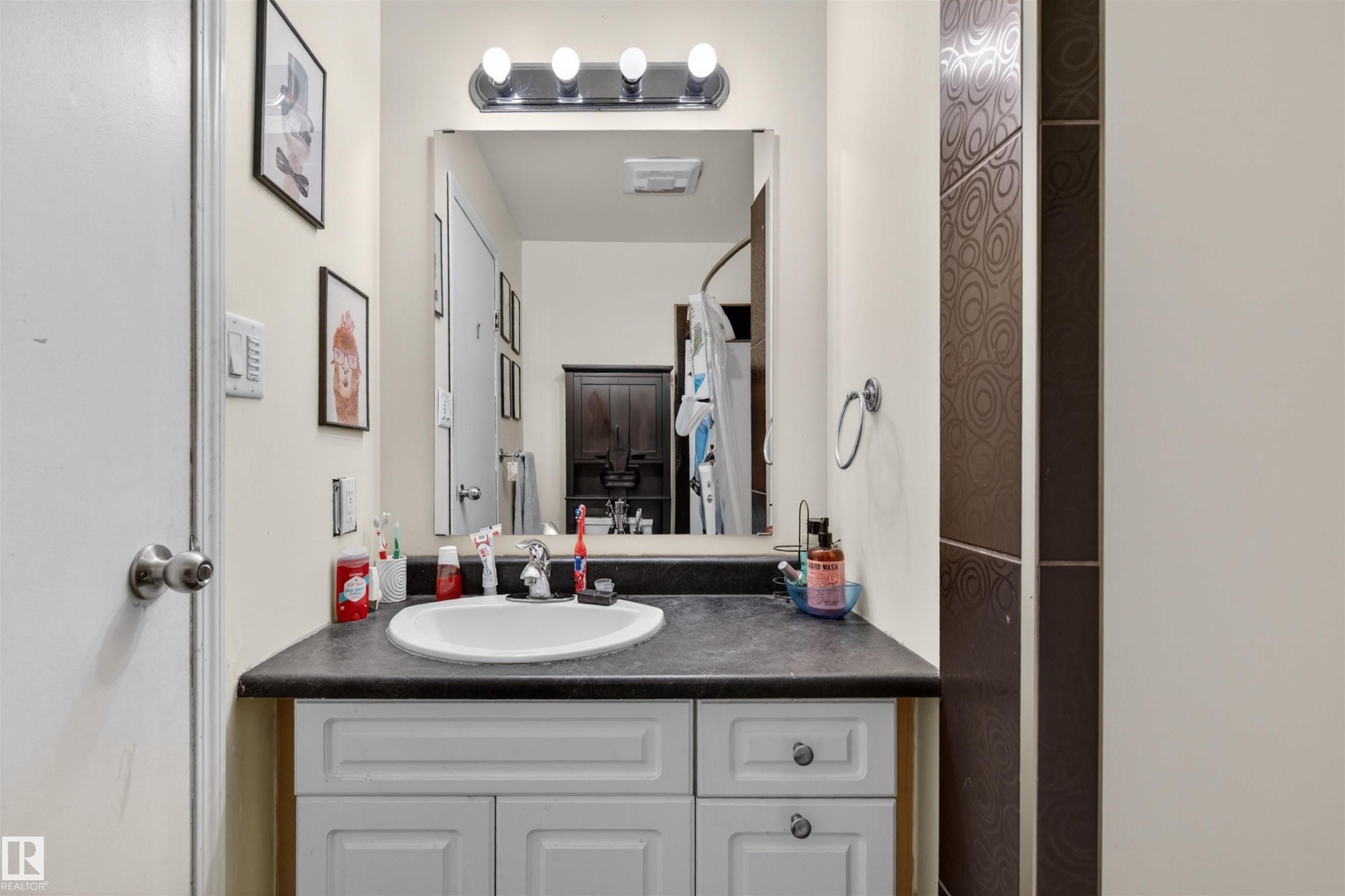 Photo 12 at 3 Alcott Crescent, Akinsdale, St. Albert