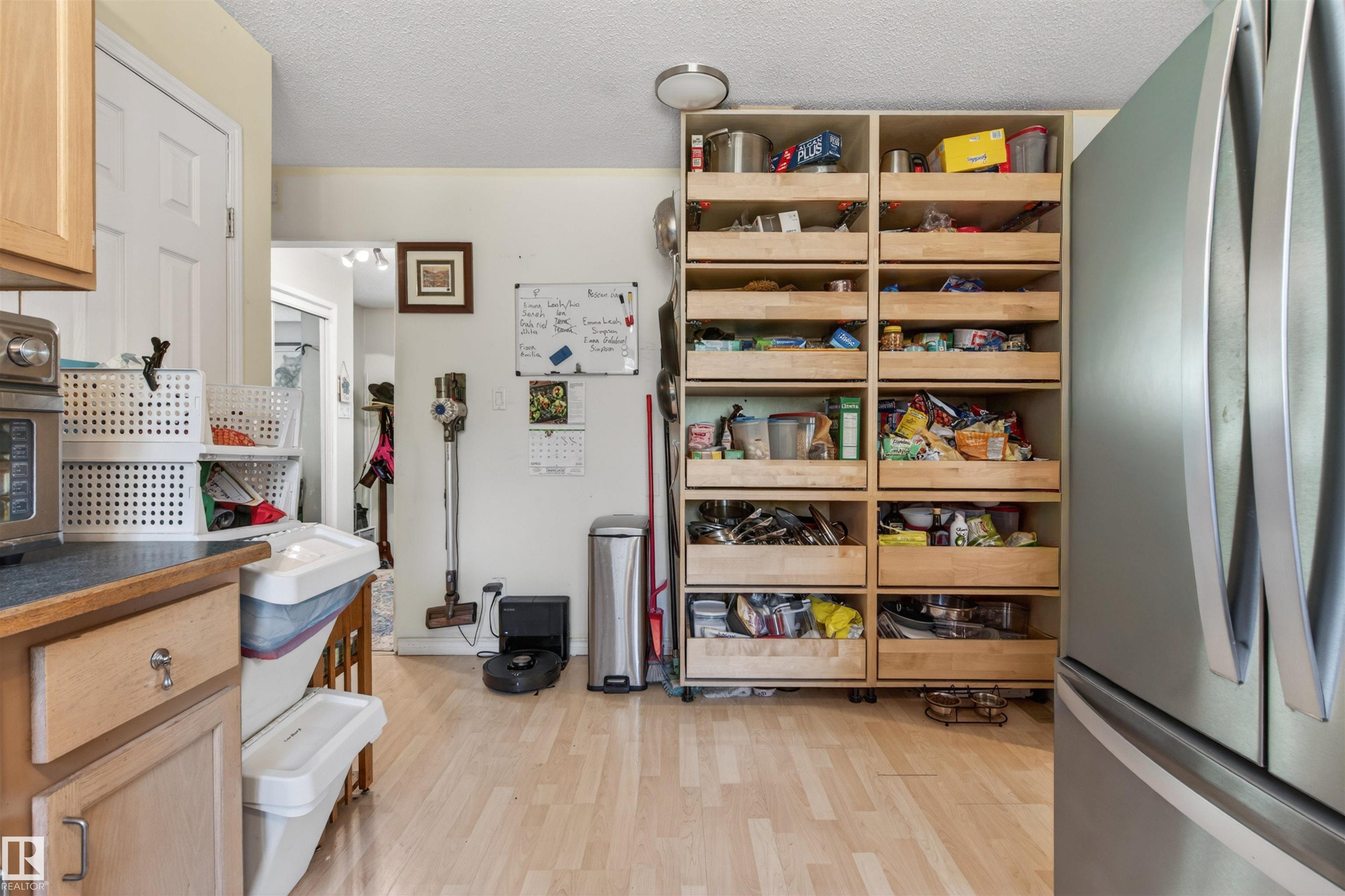 Photo 9 at 3 Alcott Crescent, Akinsdale, St. Albert