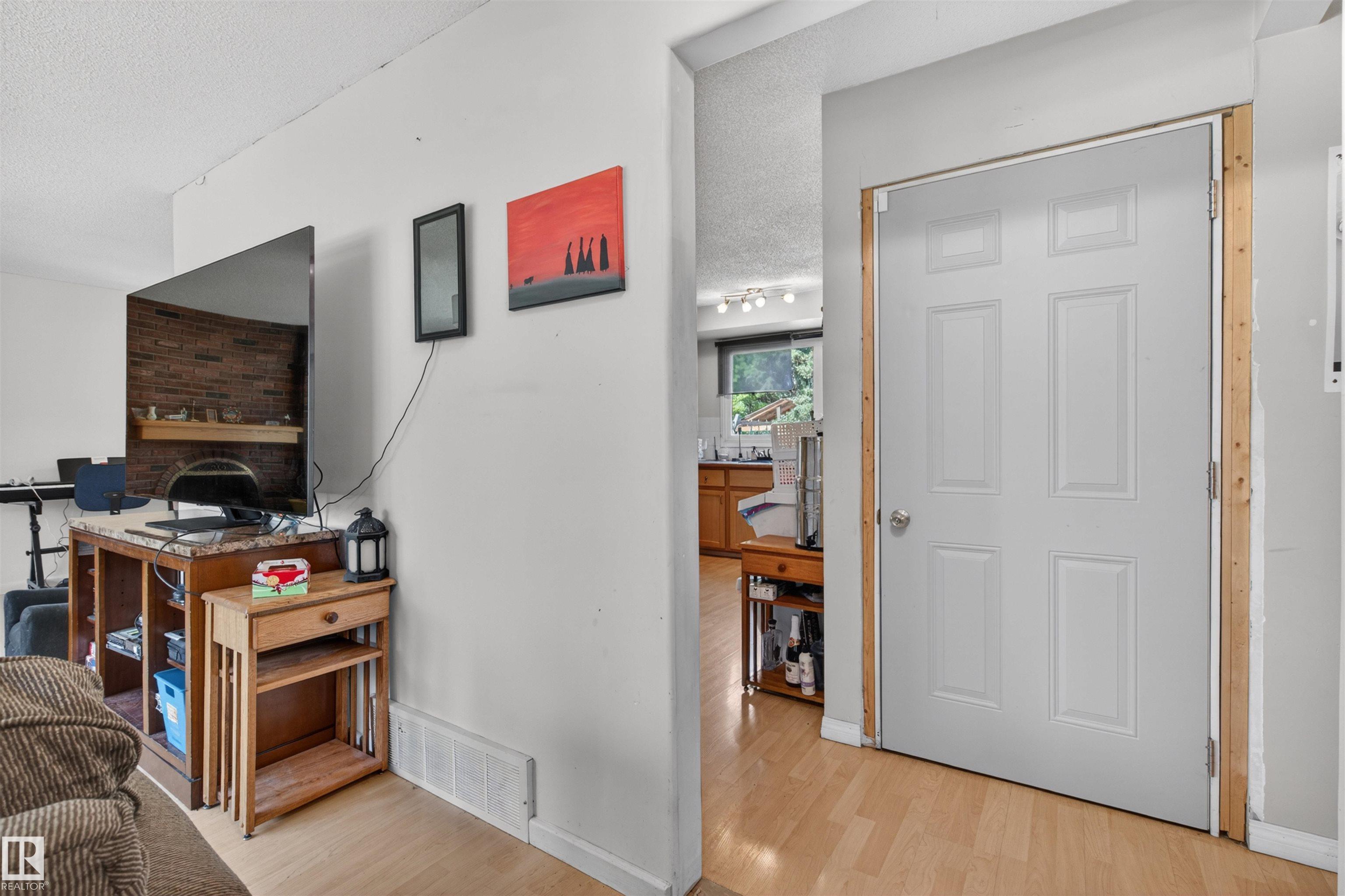 Photo 10 at 3 Alcott Crescent, Akinsdale, St. Albert