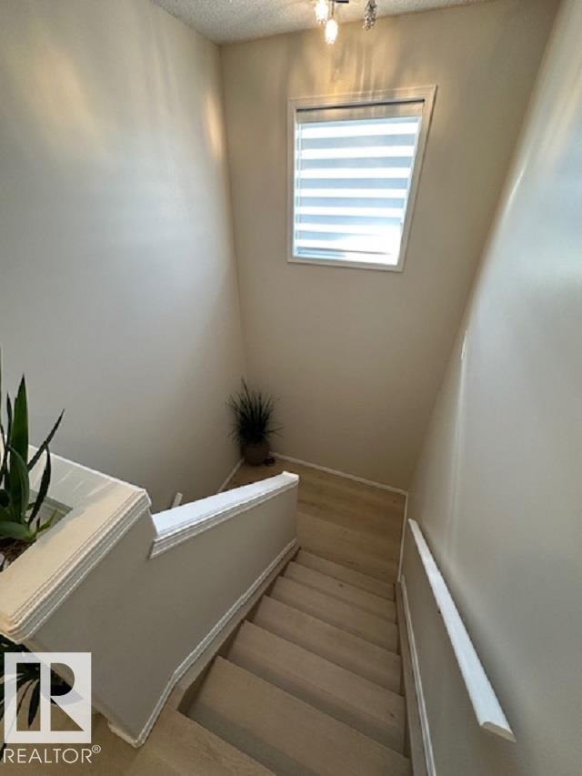 Photo 12 at 9806 179 Avenue NW, Elsinore, Edmonton