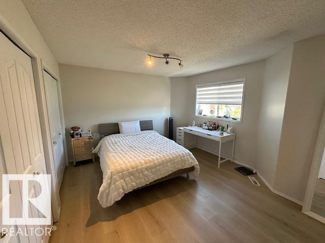 Photo 18 at 9806 179 Avenue NW, Elsinore, Edmonton