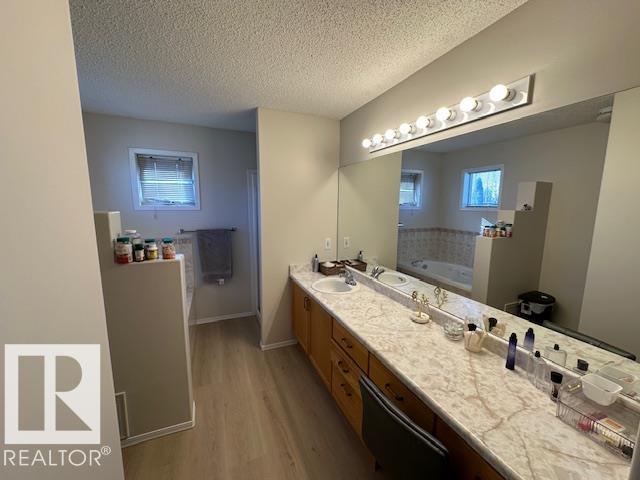 Photo 20 at 9806 179 Avenue NW, Elsinore, Edmonton
