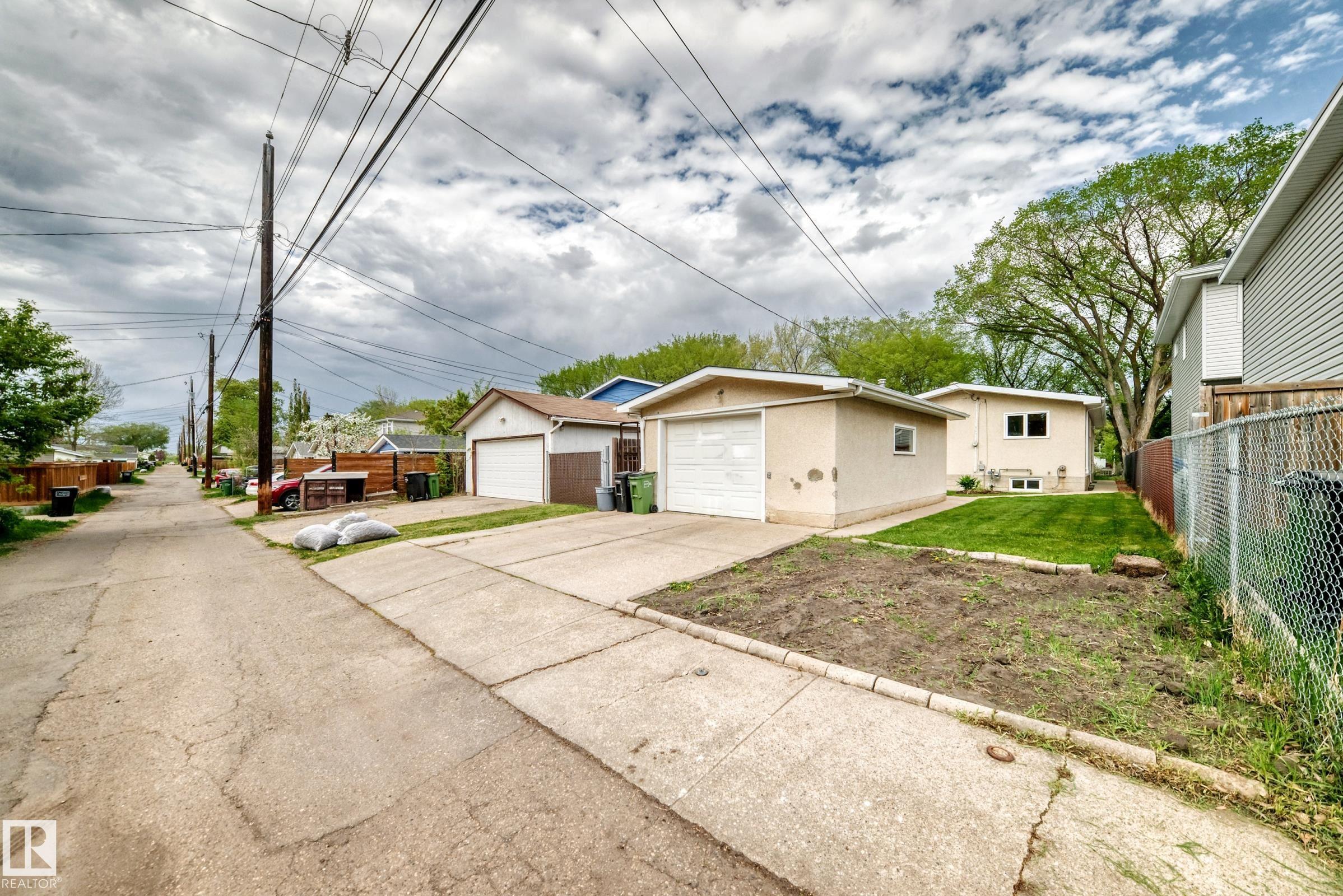 Photo 36 at 12022 62 Street NW, Montrose, Edmonton