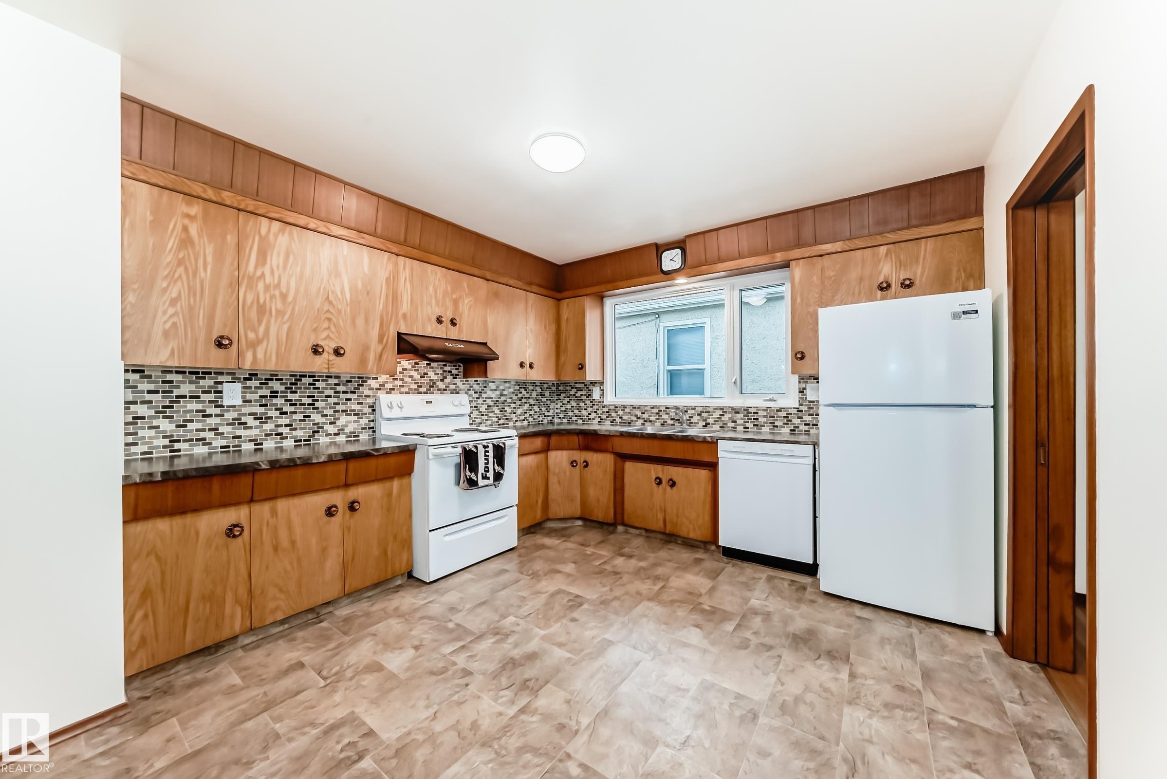 Photo 6 at 12022 62 Street NW, Montrose, Edmonton