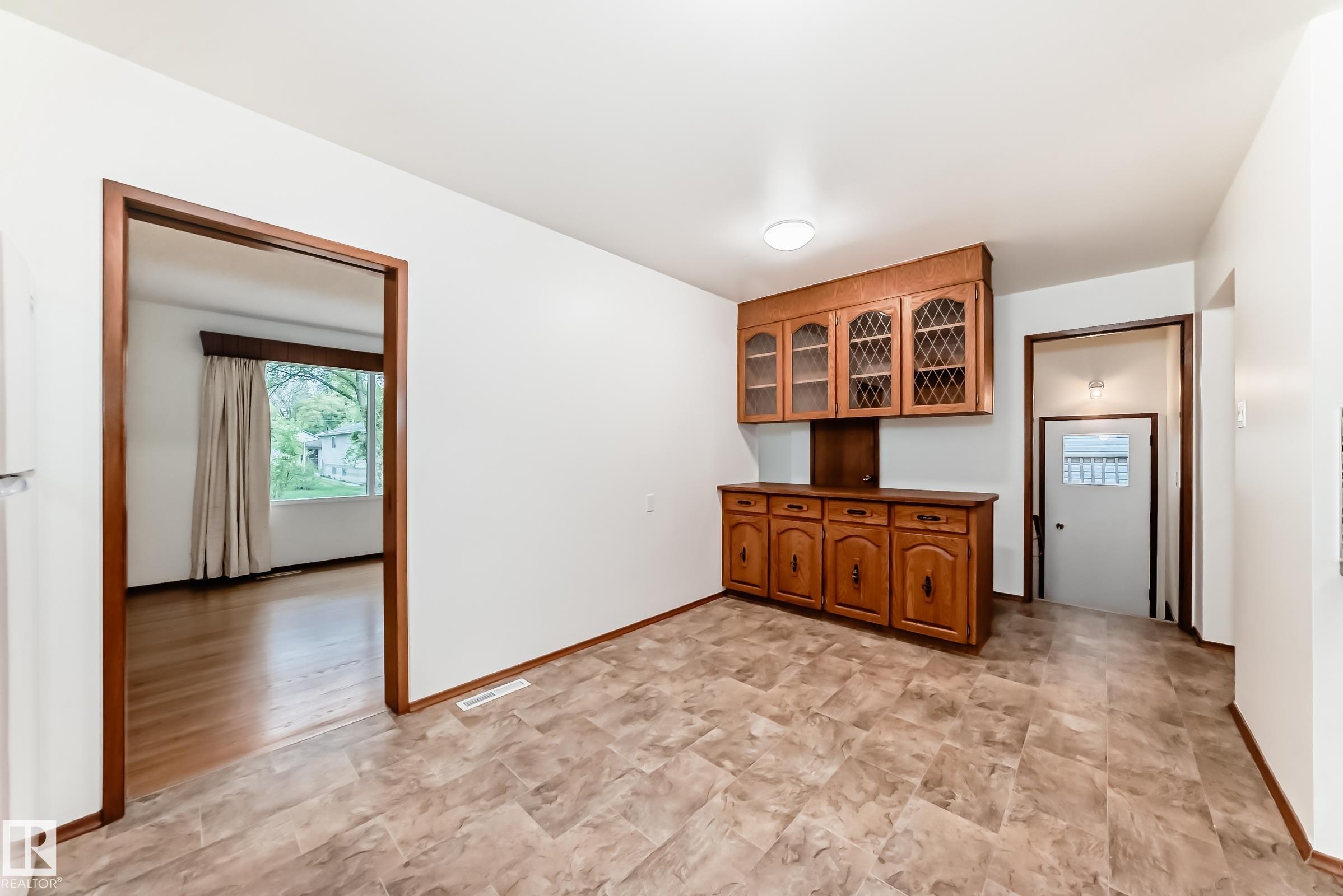 Photo 7 at 12022 62 Street NW, Montrose, Edmonton