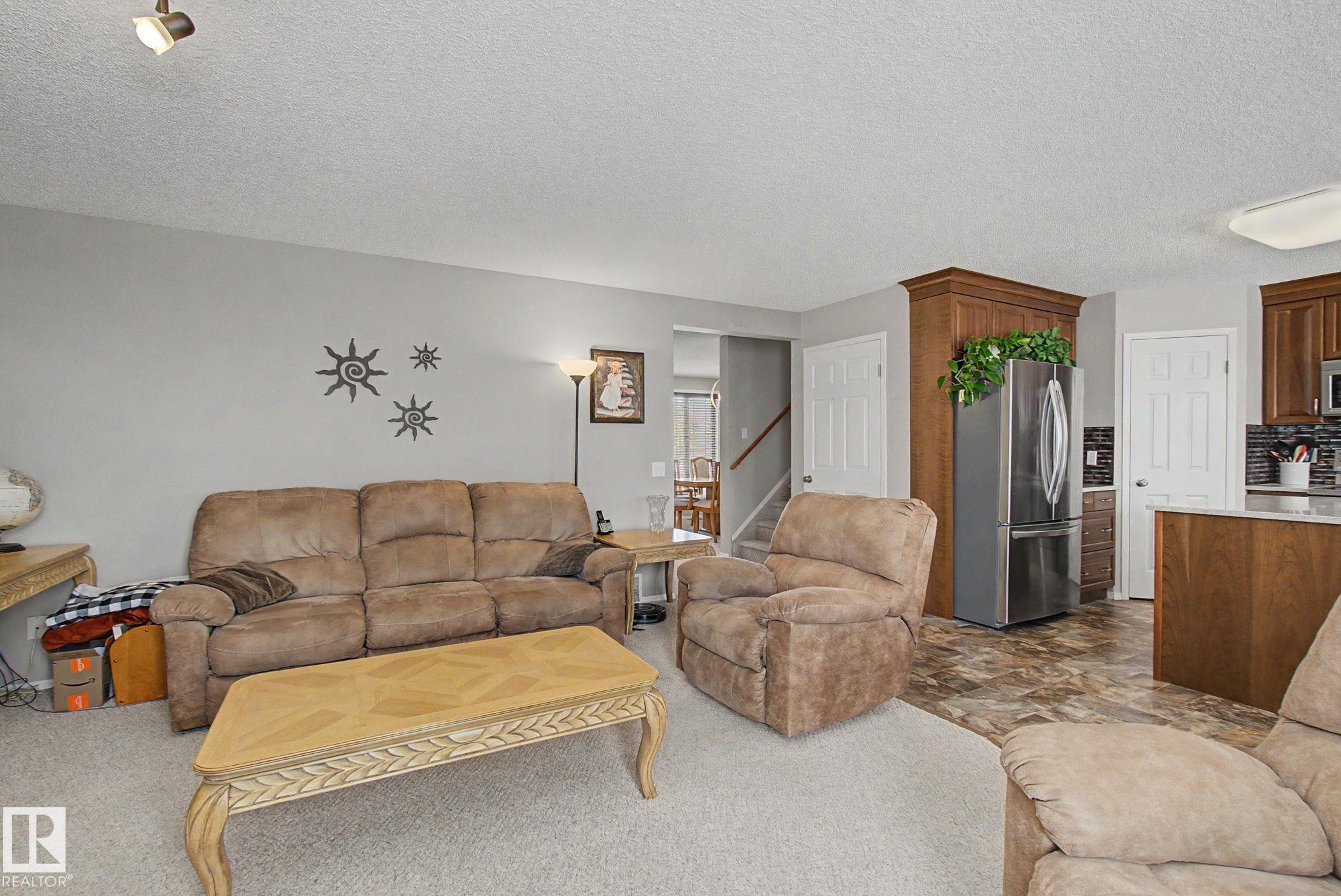 Photo 13 at 4113 36a Avenue NW, Kiniski Gardens, Edmonton