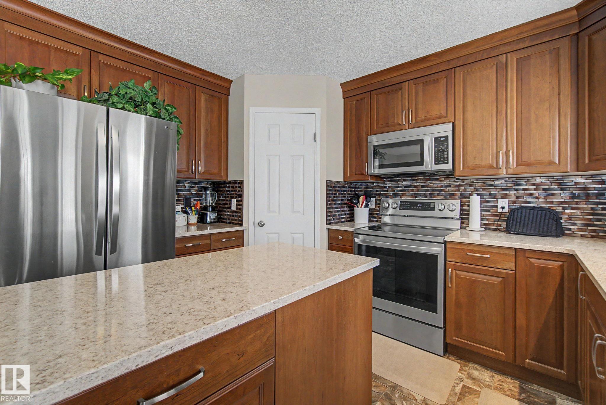 Photo 19 at 4113 36a Avenue NW, Kiniski Gardens, Edmonton