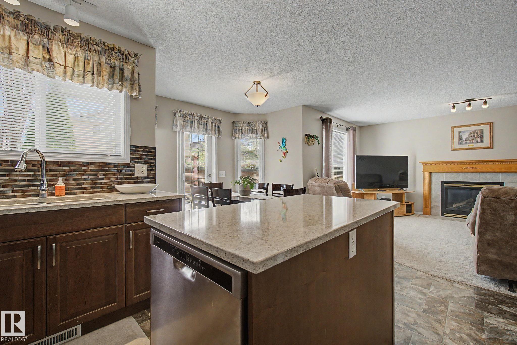 Photo 21 at 4113 36a Avenue NW, Kiniski Gardens, Edmonton