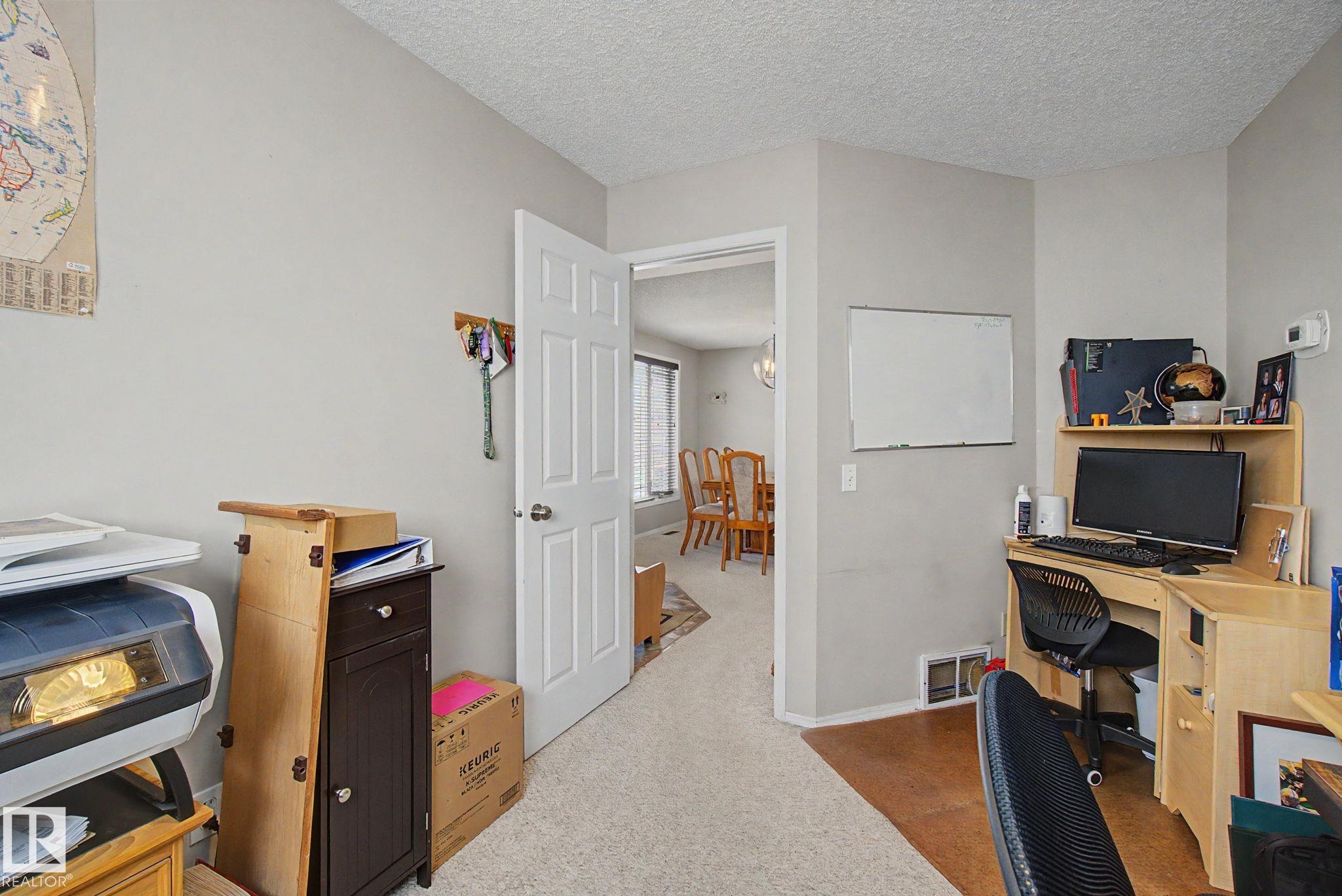 Photo 24 at 4113 36a Avenue NW, Kiniski Gardens, Edmonton