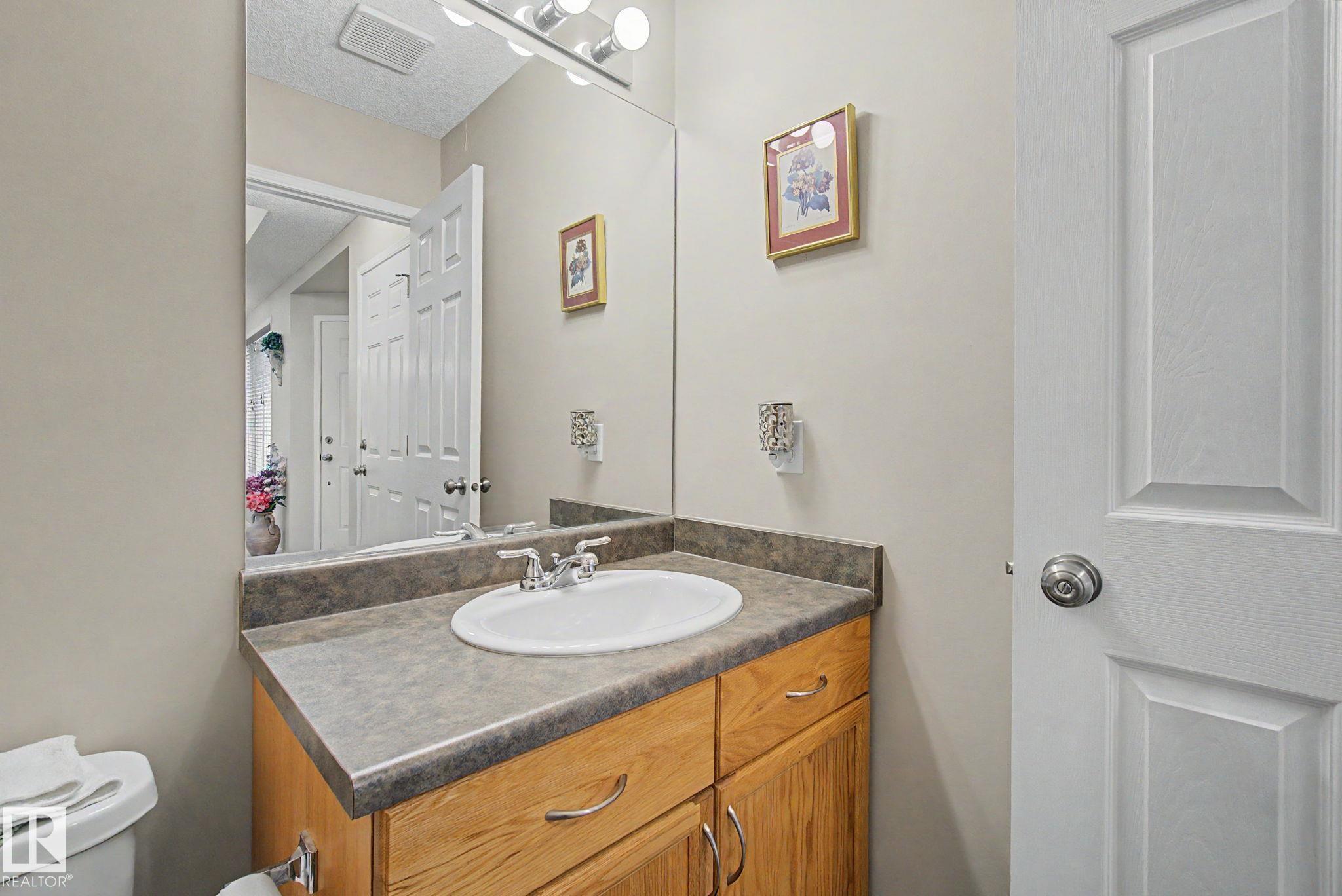 Photo 27 at 4113 36a Avenue NW, Kiniski Gardens, Edmonton
