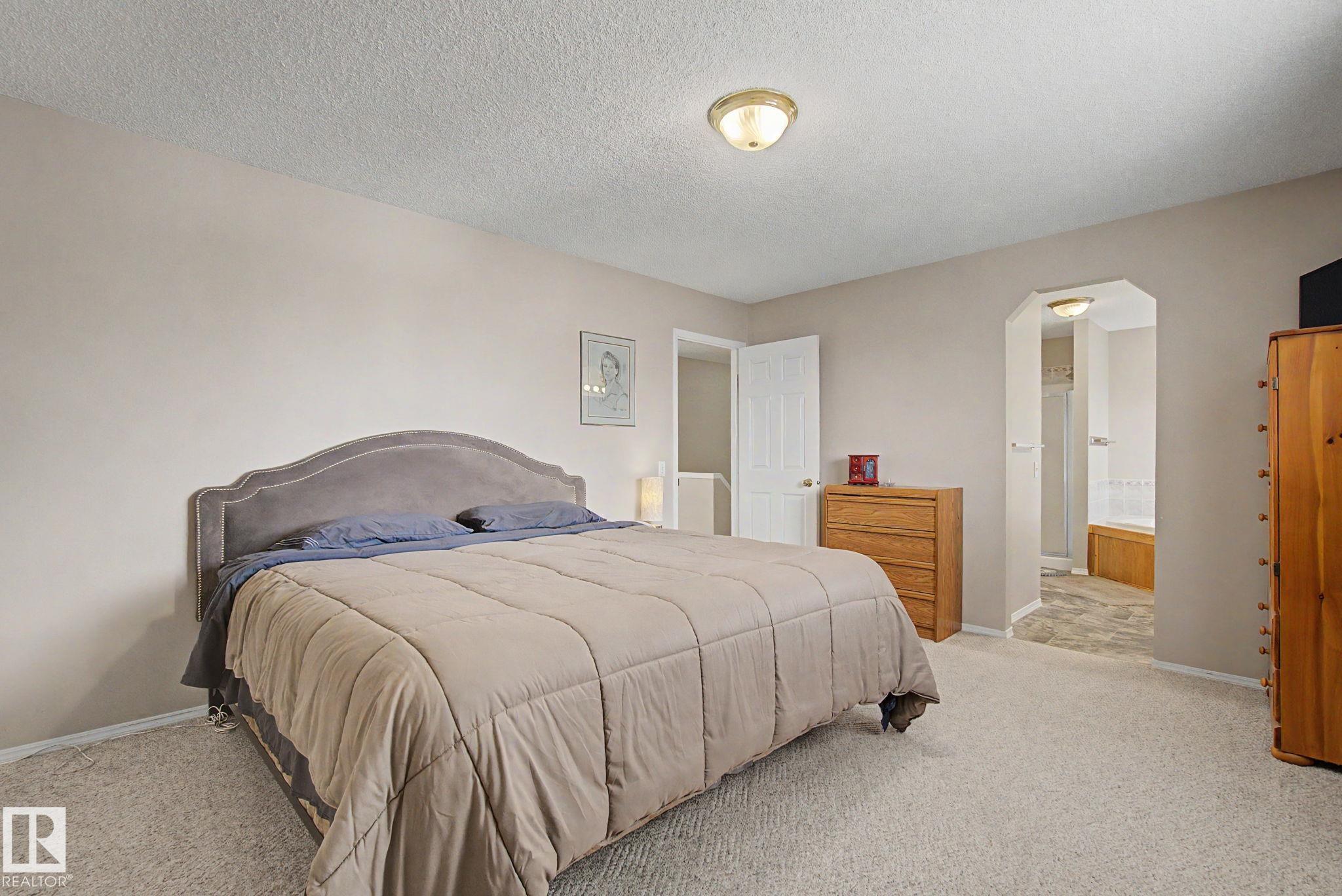 Photo 37 at 4113 36a Avenue NW, Kiniski Gardens, Edmonton