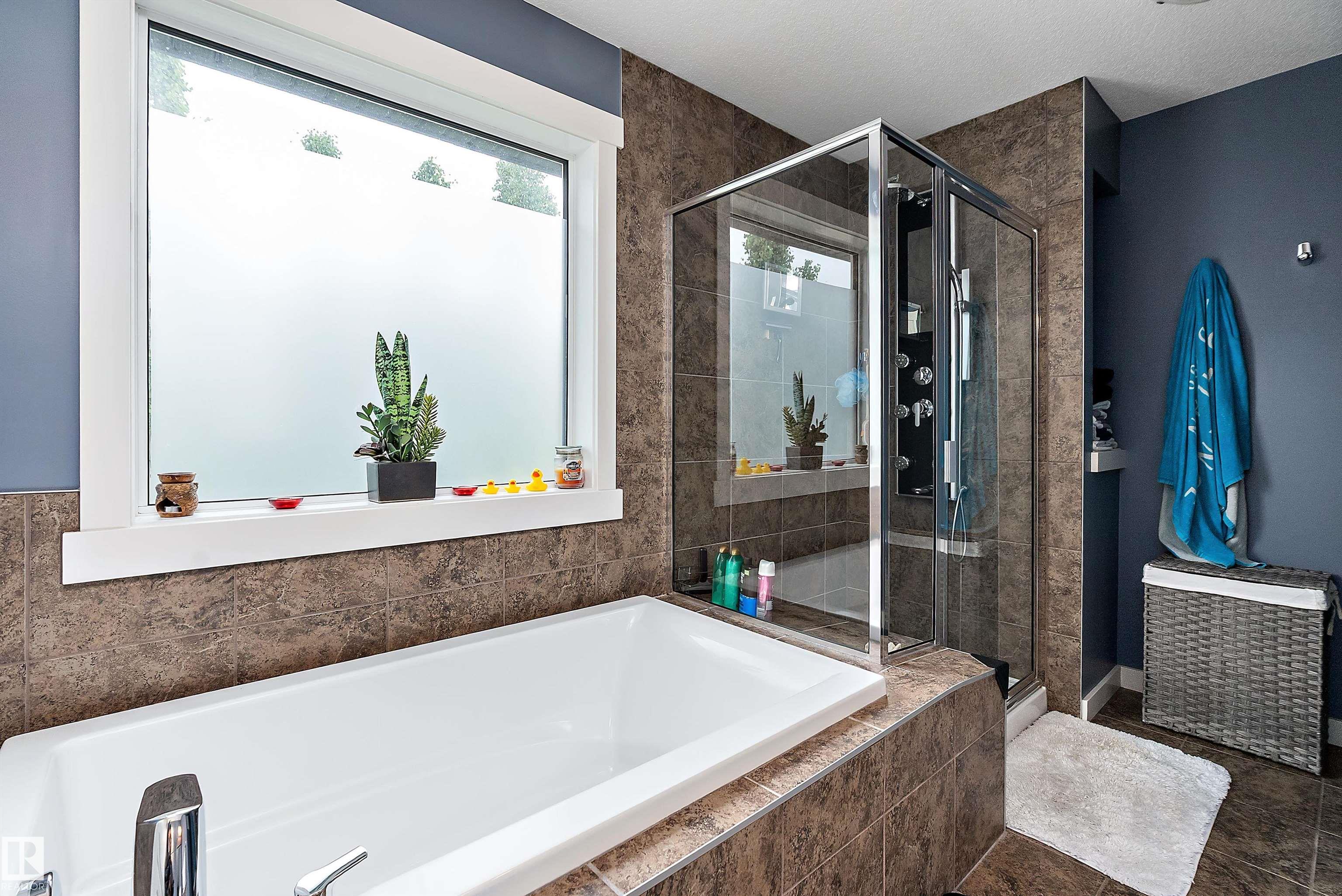 Photo 33 at 1035 158 Street SW, Glenridding Heights, Edmonton