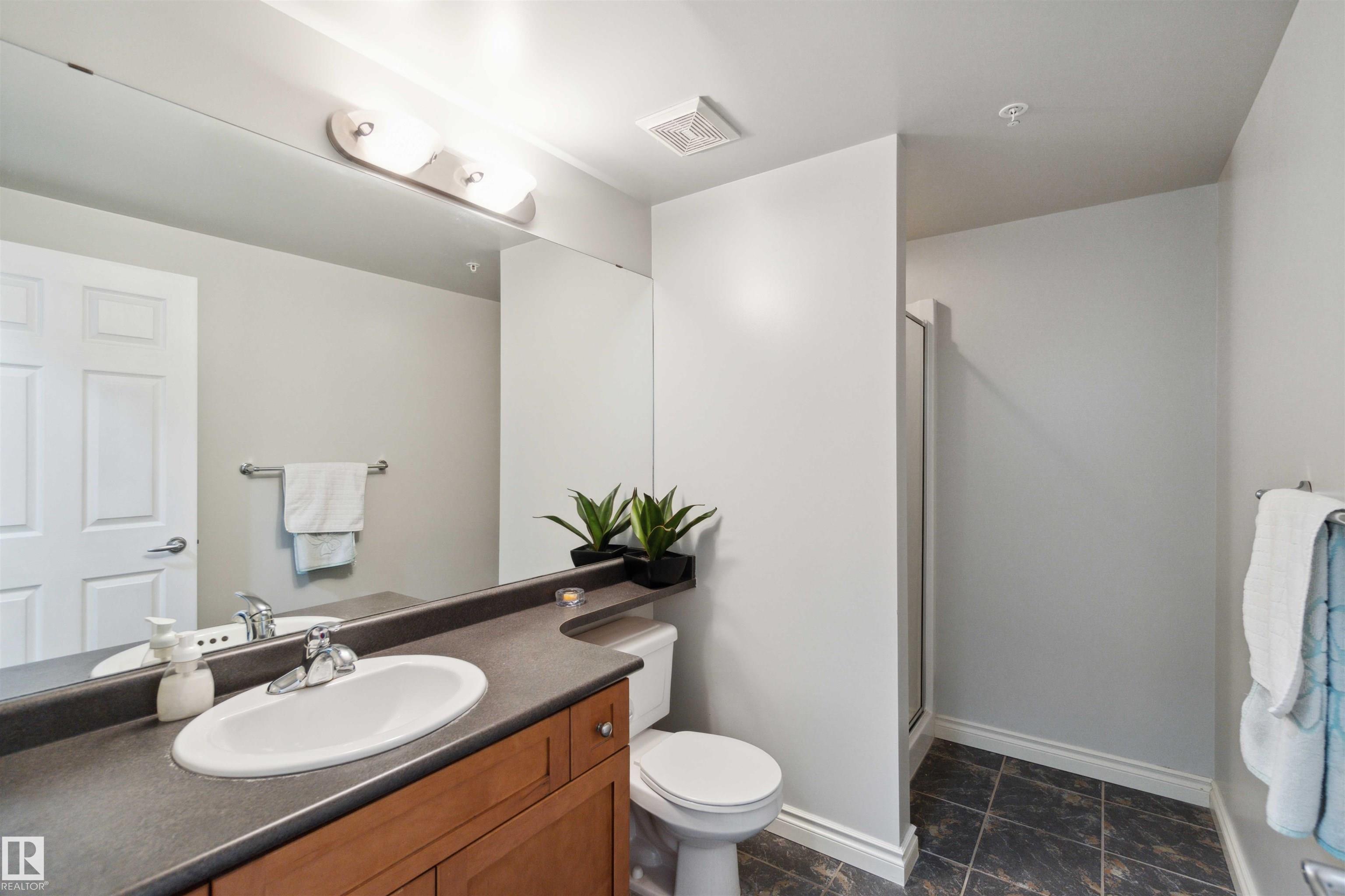 Photo 13 at 402 - 9020 Jasper Avenue NW, Boyle Street, Edmonton