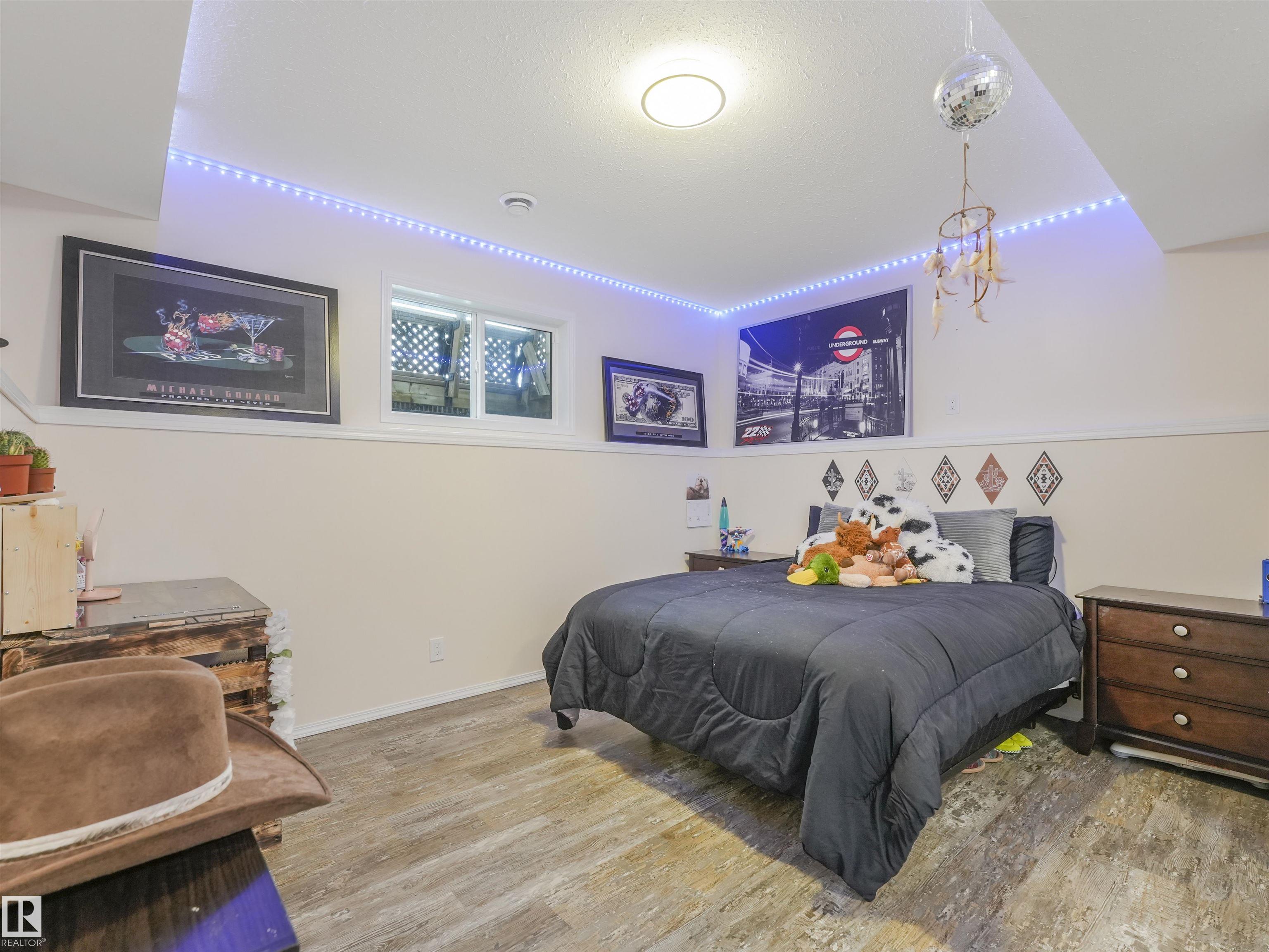 Photo 48 at 105 Rue Moreau, Montalet, Beaumont