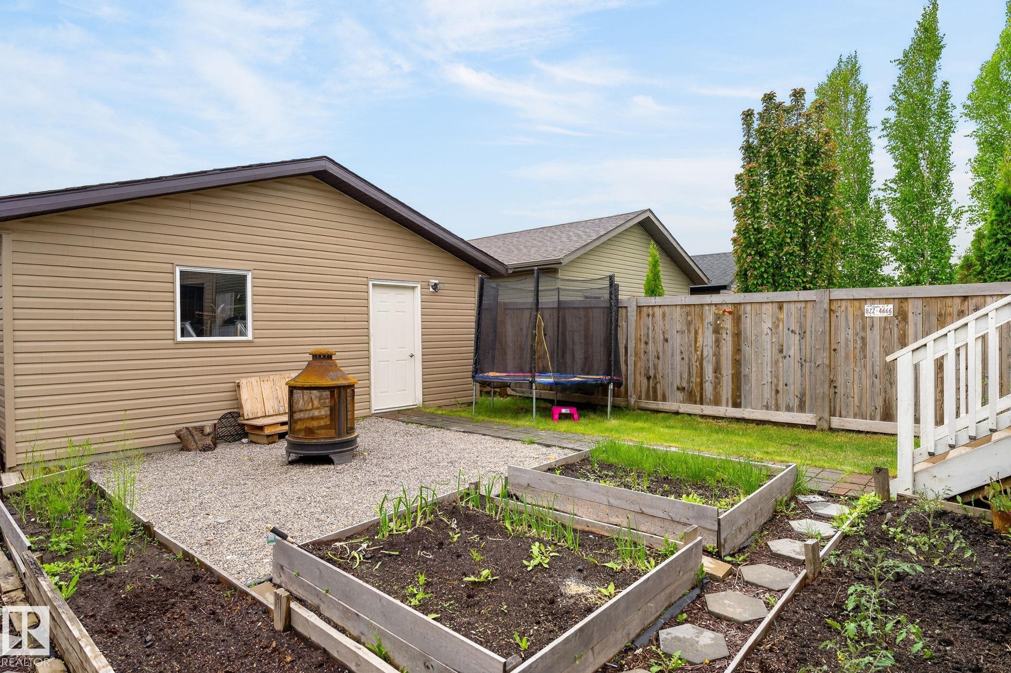 Photo 32 at 33 Durrand Bend, South Pointe, Fort Saskatchewan