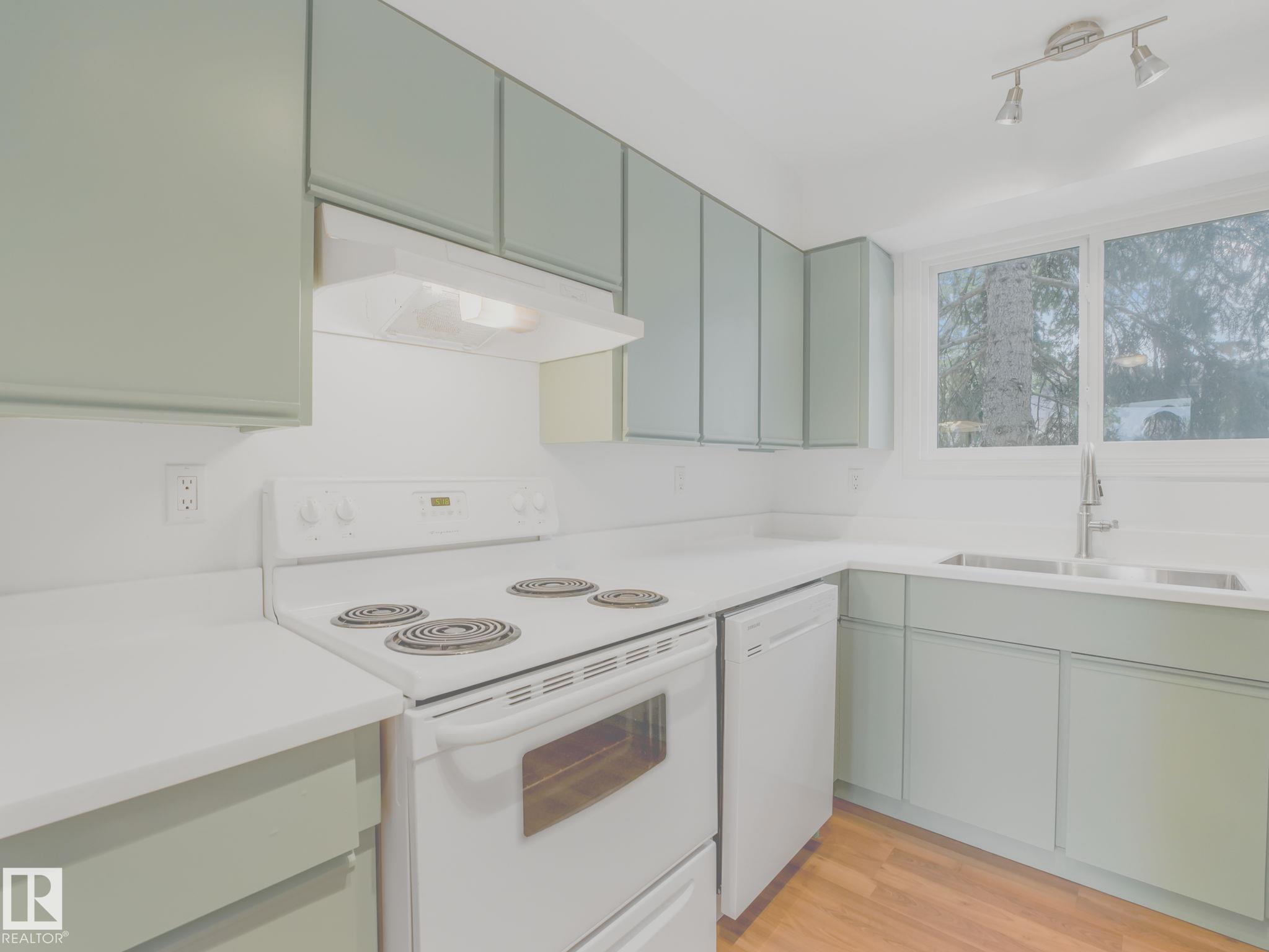 Photo 6 at 17108 100 Street NW, Baturyn, Edmonton