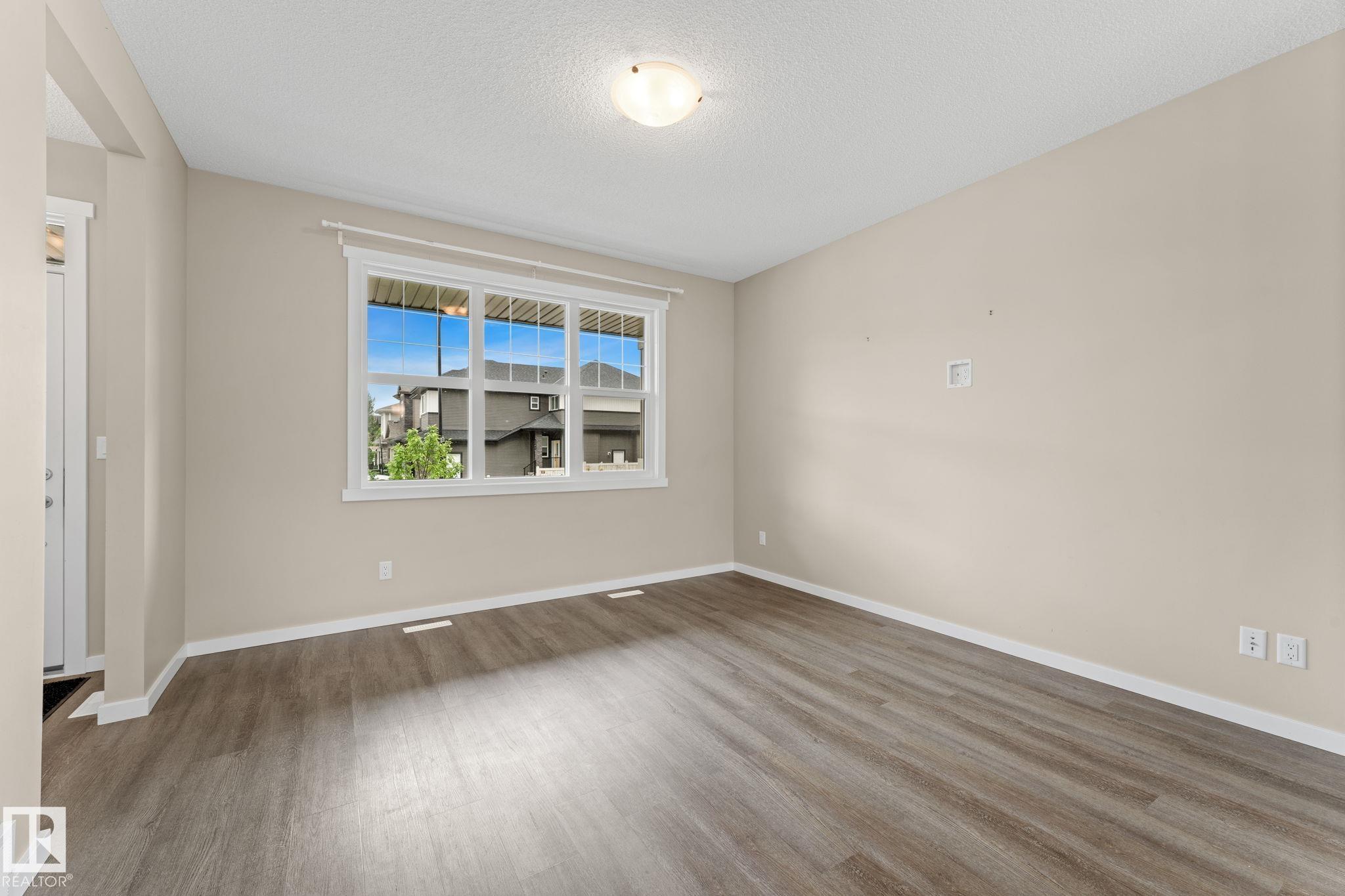 Photo 7 at 2282 Glenridding Boulevard SW, Glenridding Heights, Edmonton