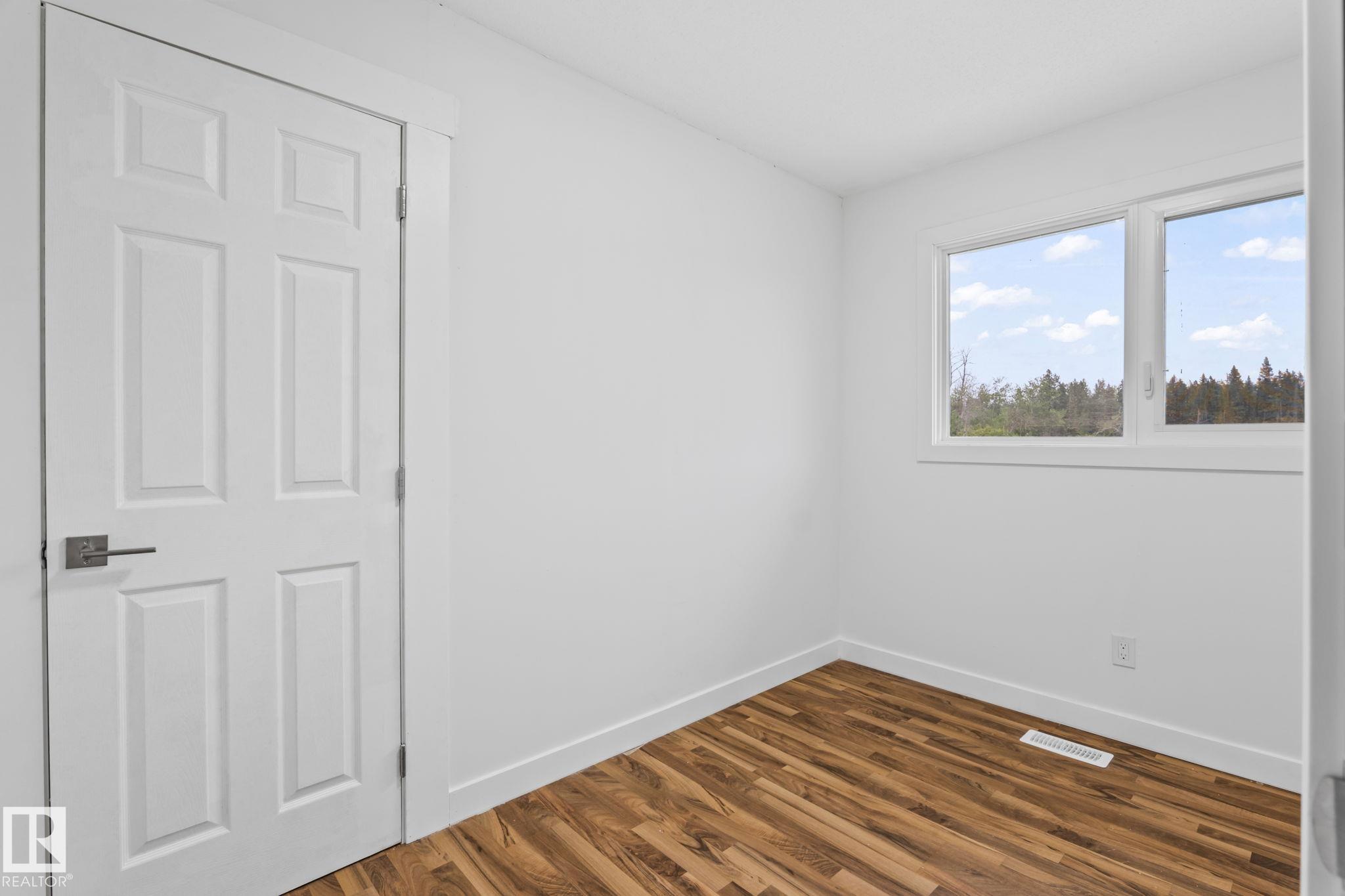 Photo 12 at 10915 Spruce Valley Road, Ellis Industrial Park, Rural Parkland County