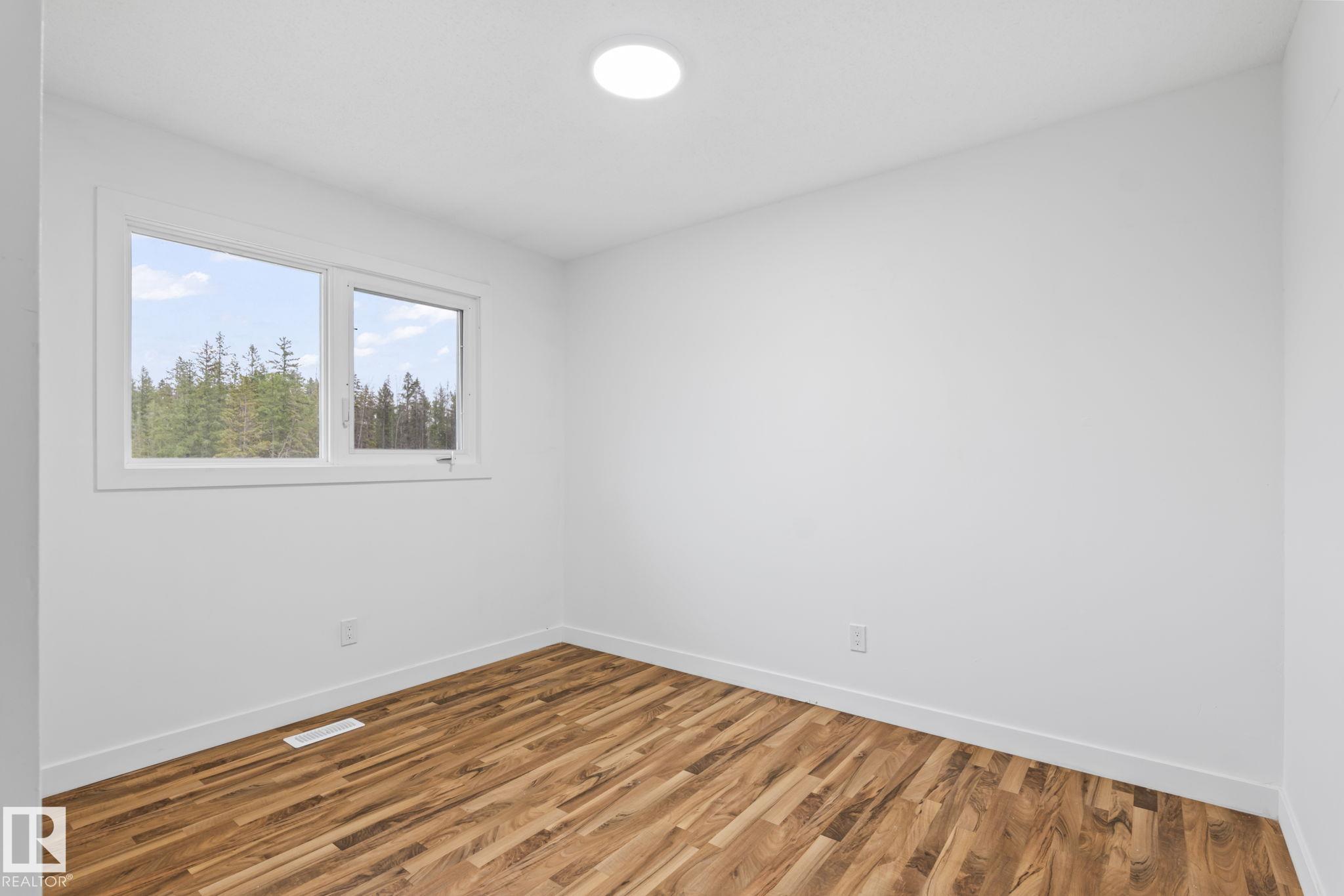 Photo 14 at 10915 Spruce Valley Road, Ellis Industrial Park, Rural Parkland County
