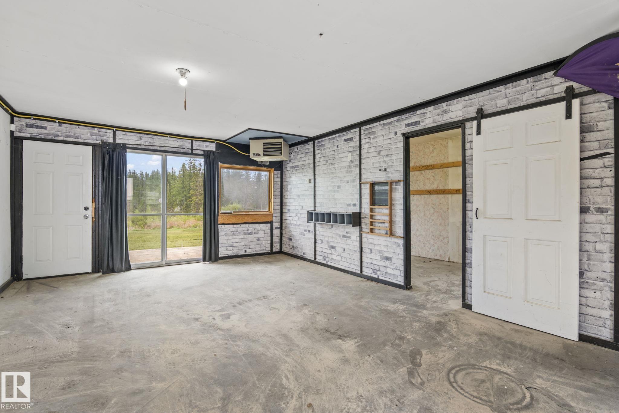 Photo 30 at 10915 Spruce Valley Road, Ellis Industrial Park, Rural Parkland County
