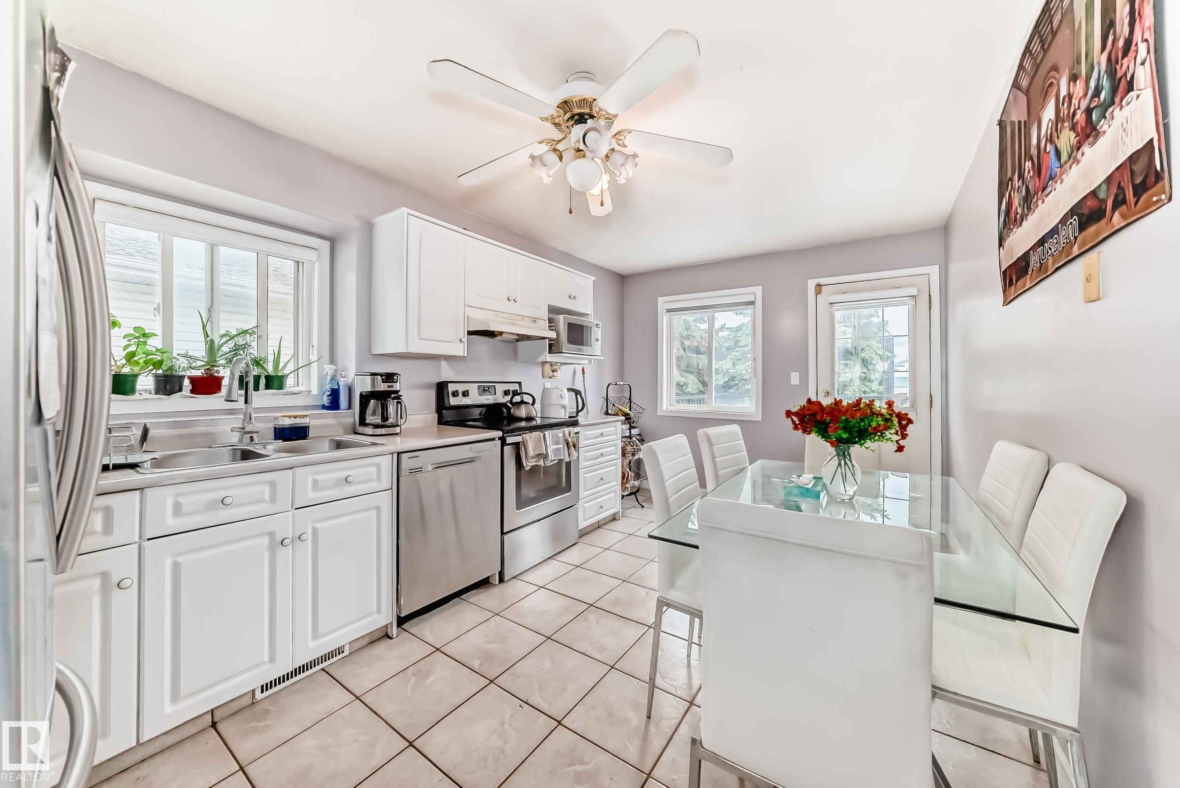 Photo 9 at 8317 160a Avenue NW, Belle Rive, Edmonton