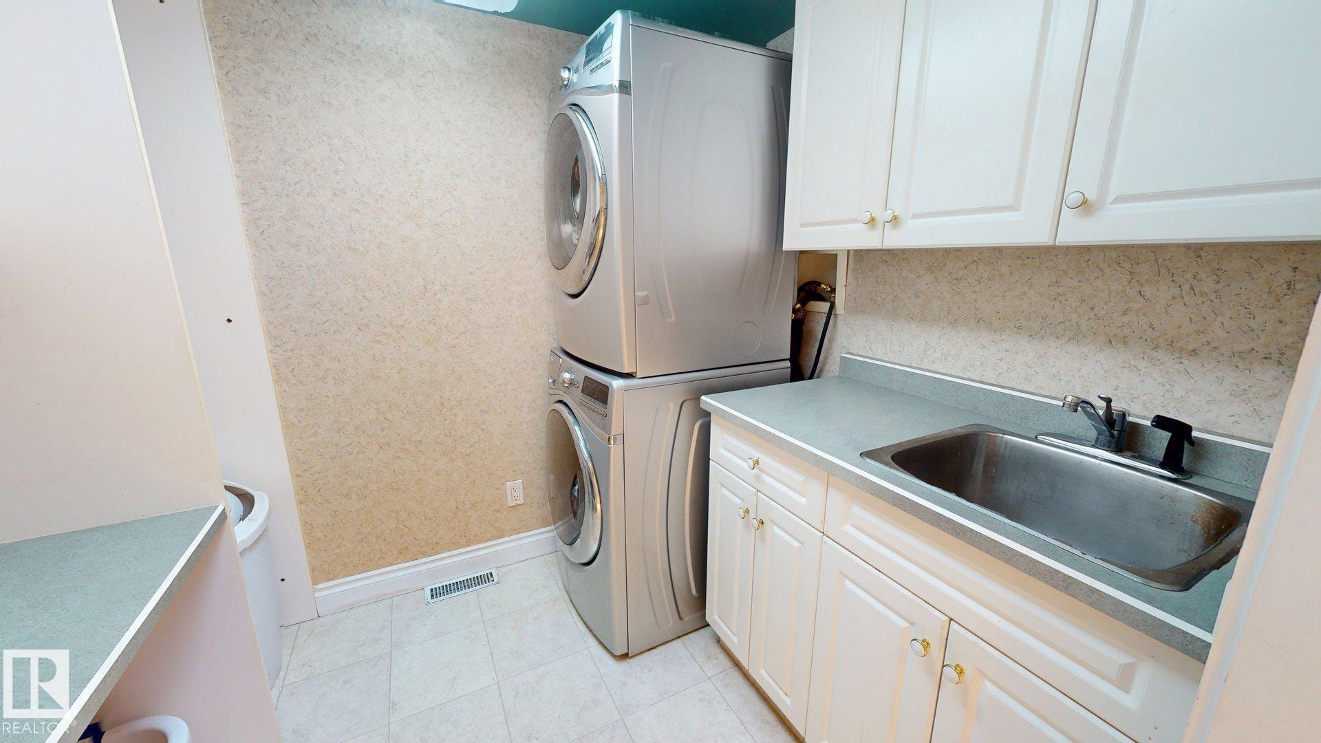 Photo 15 at 25 - 21546 Twp Road 520, Half Moon Estates, Rural Strathcona County