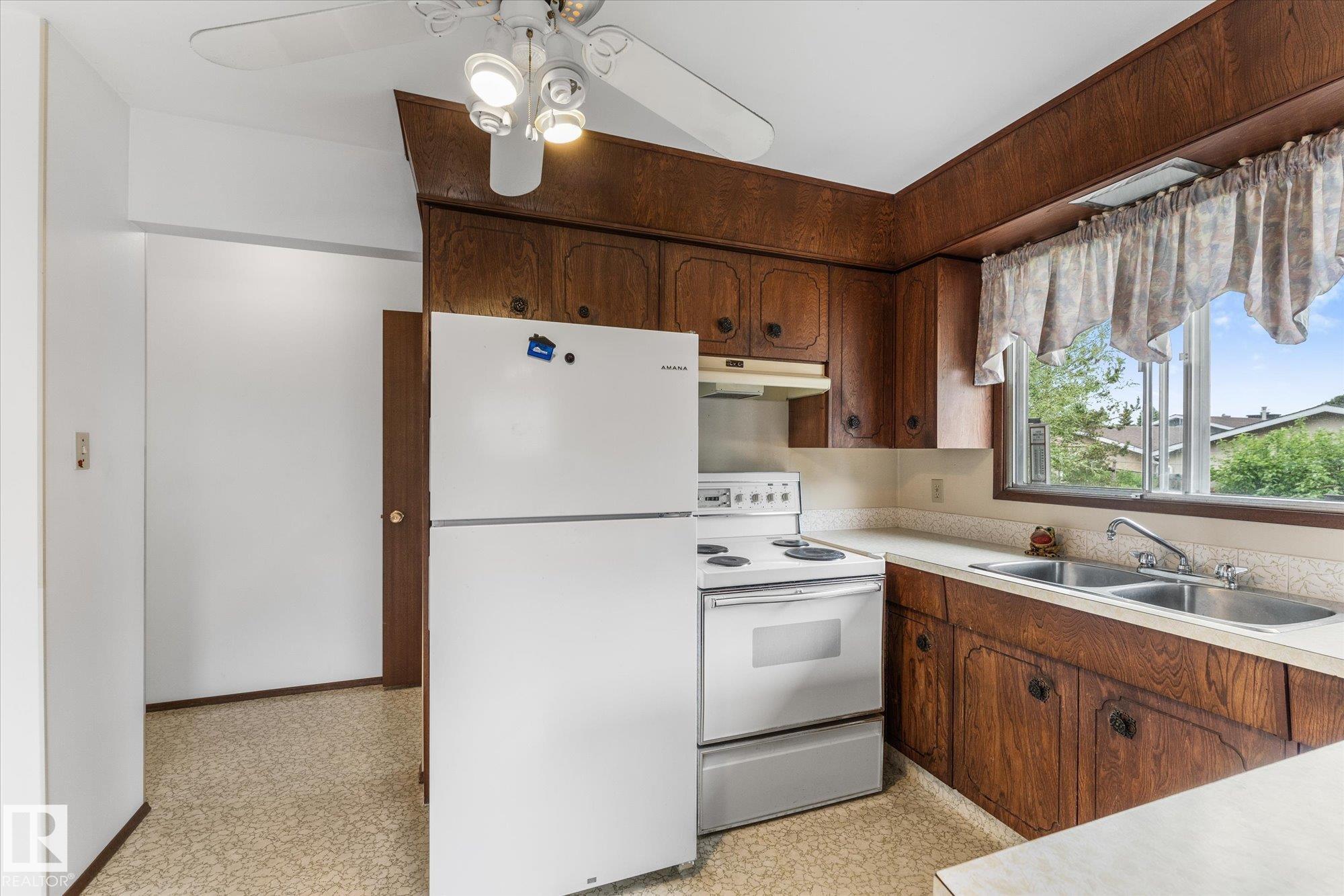11008 162a Avenue NW, Lorelei, Edmonton