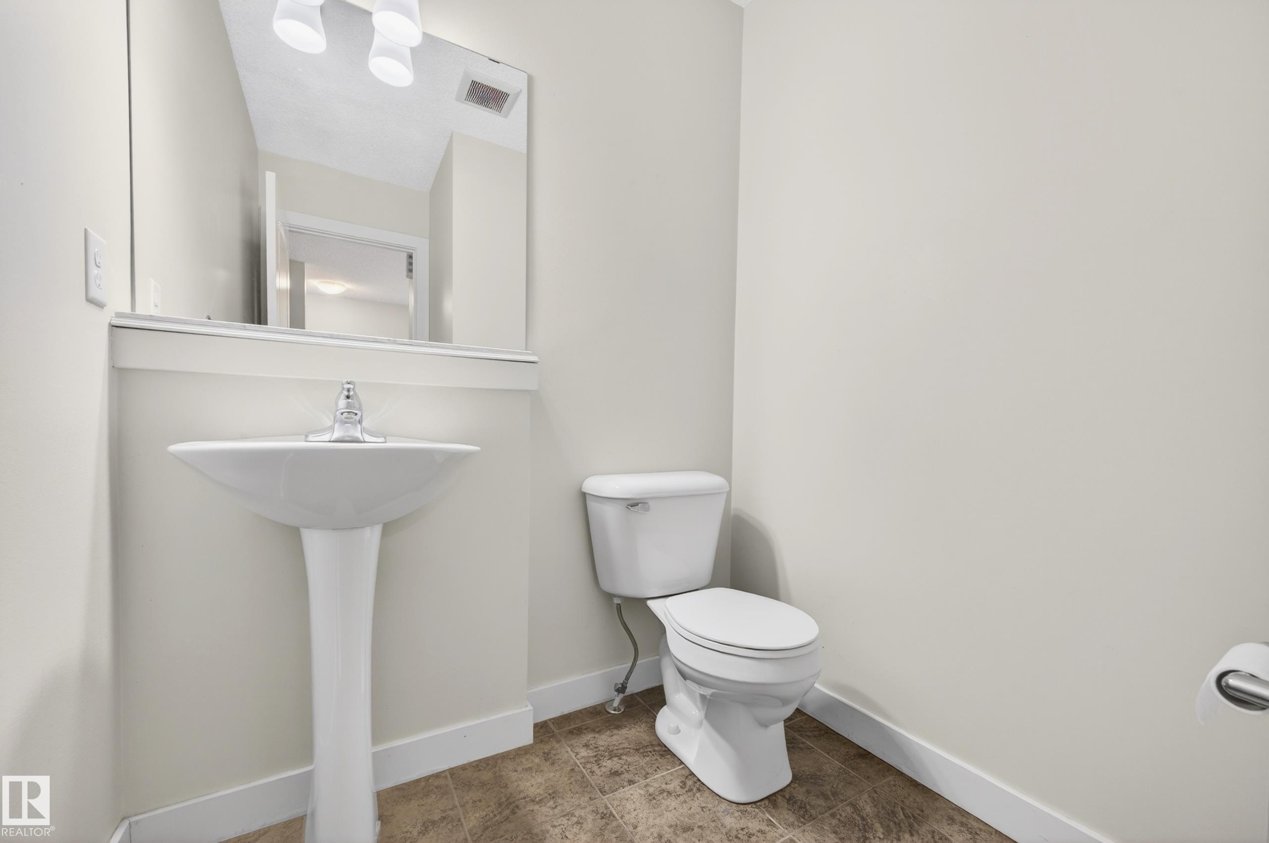 Photo 13 at 48 - 8716 179 Avenue NW, Klarvatten, Edmonton
