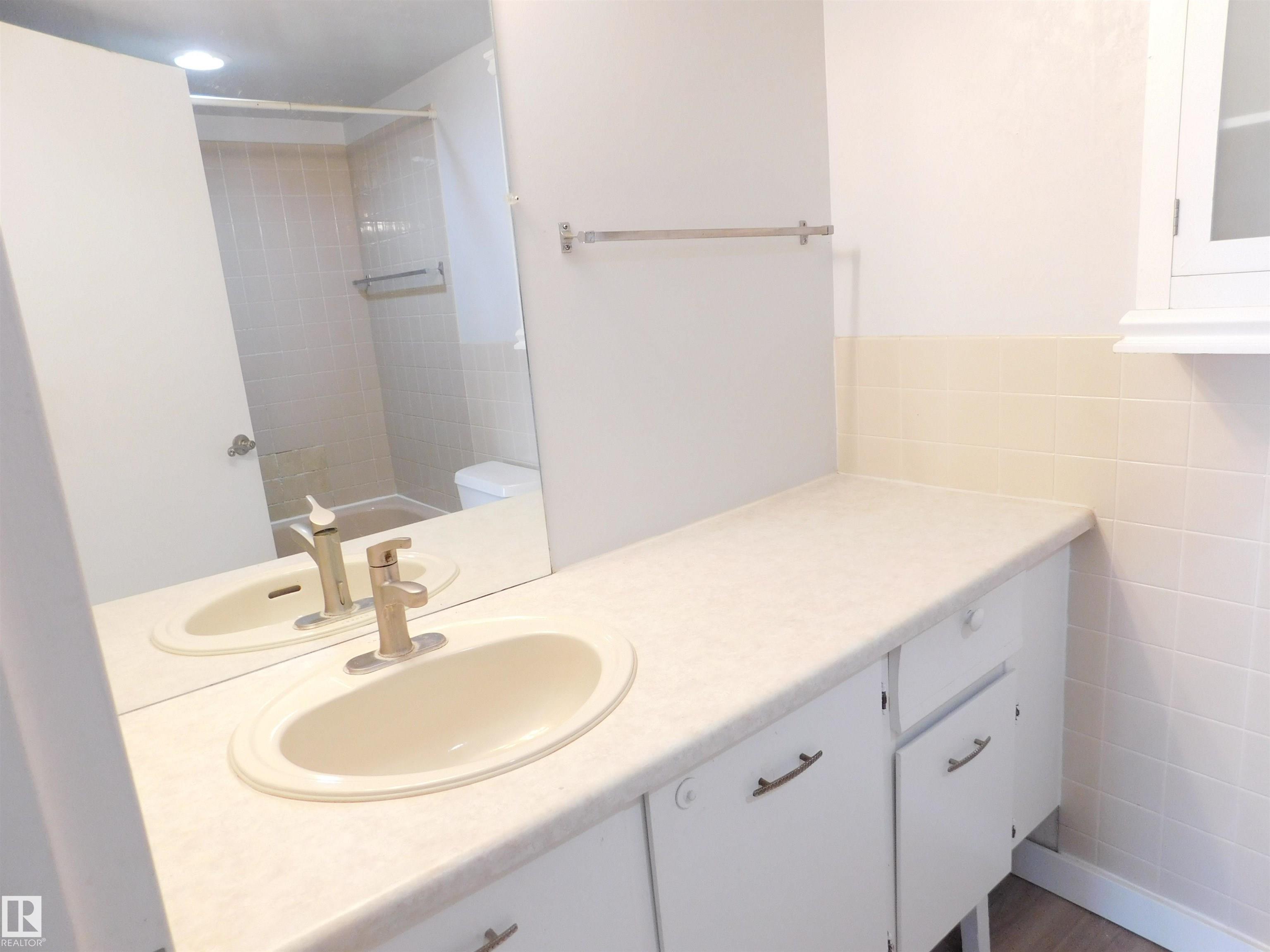 Photo 12 at 903 - 13910 Stony Plain Road NW, Glenora, Edmonton