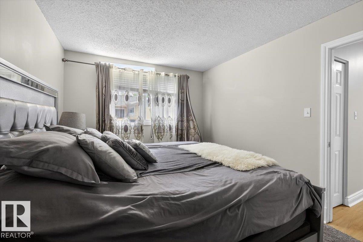 Photo 19 at 11940 152b Avenue NW, Caernarvon, Edmonton