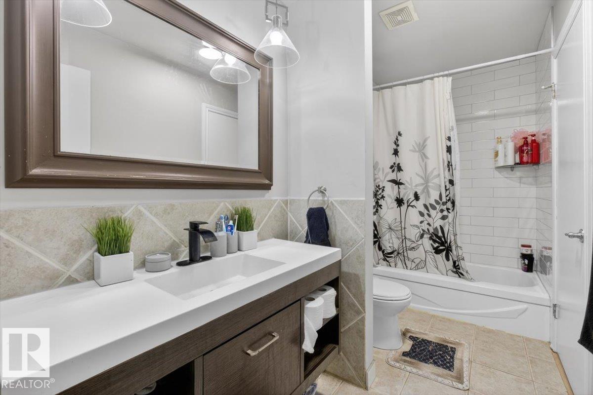 Photo 21 at 11940 152b Avenue NW, Caernarvon, Edmonton