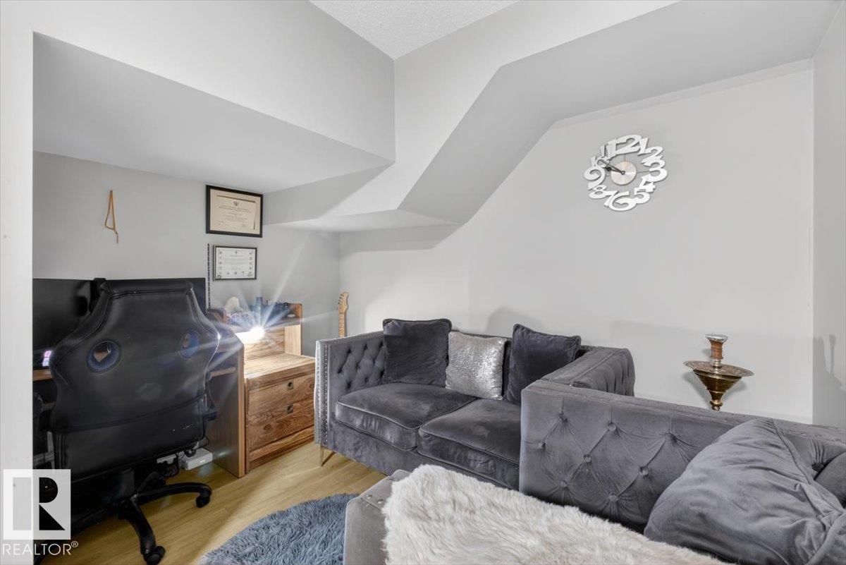 Photo 35 at 11940 152b Avenue NW, Caernarvon, Edmonton