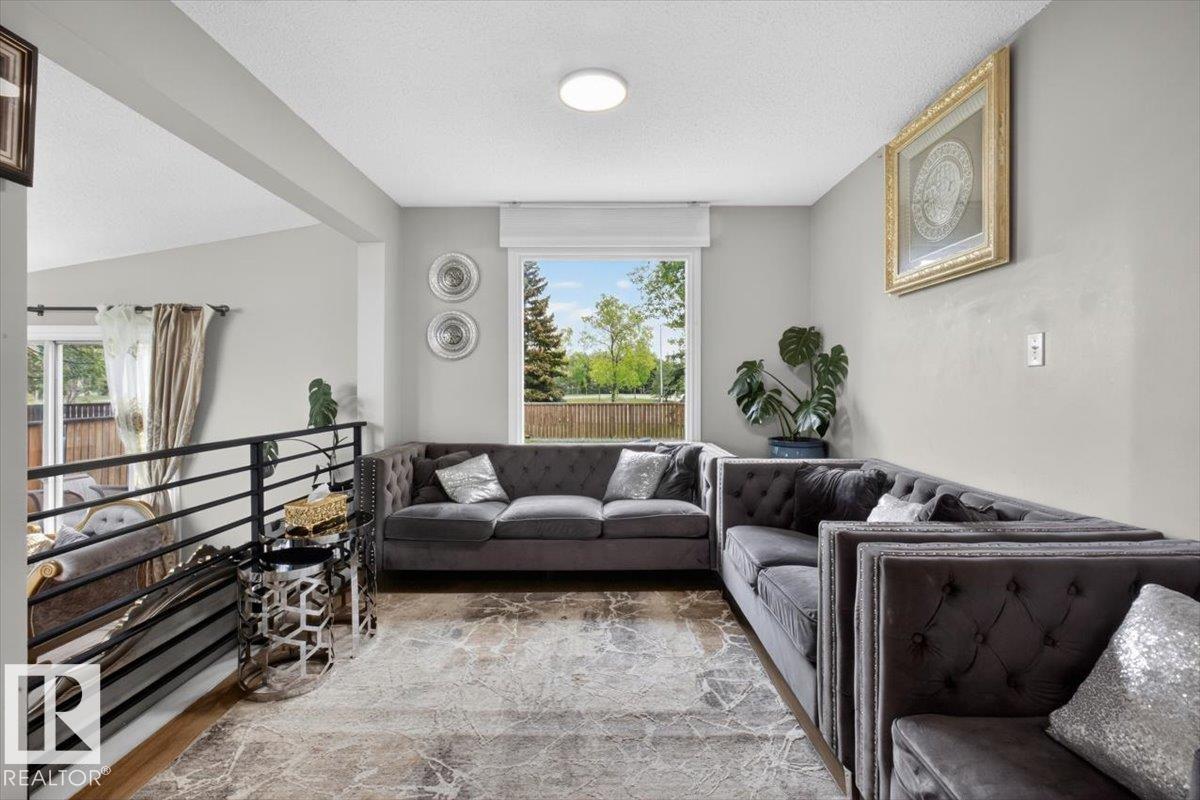Photo 6 at 11940 152b Avenue NW, Caernarvon, Edmonton