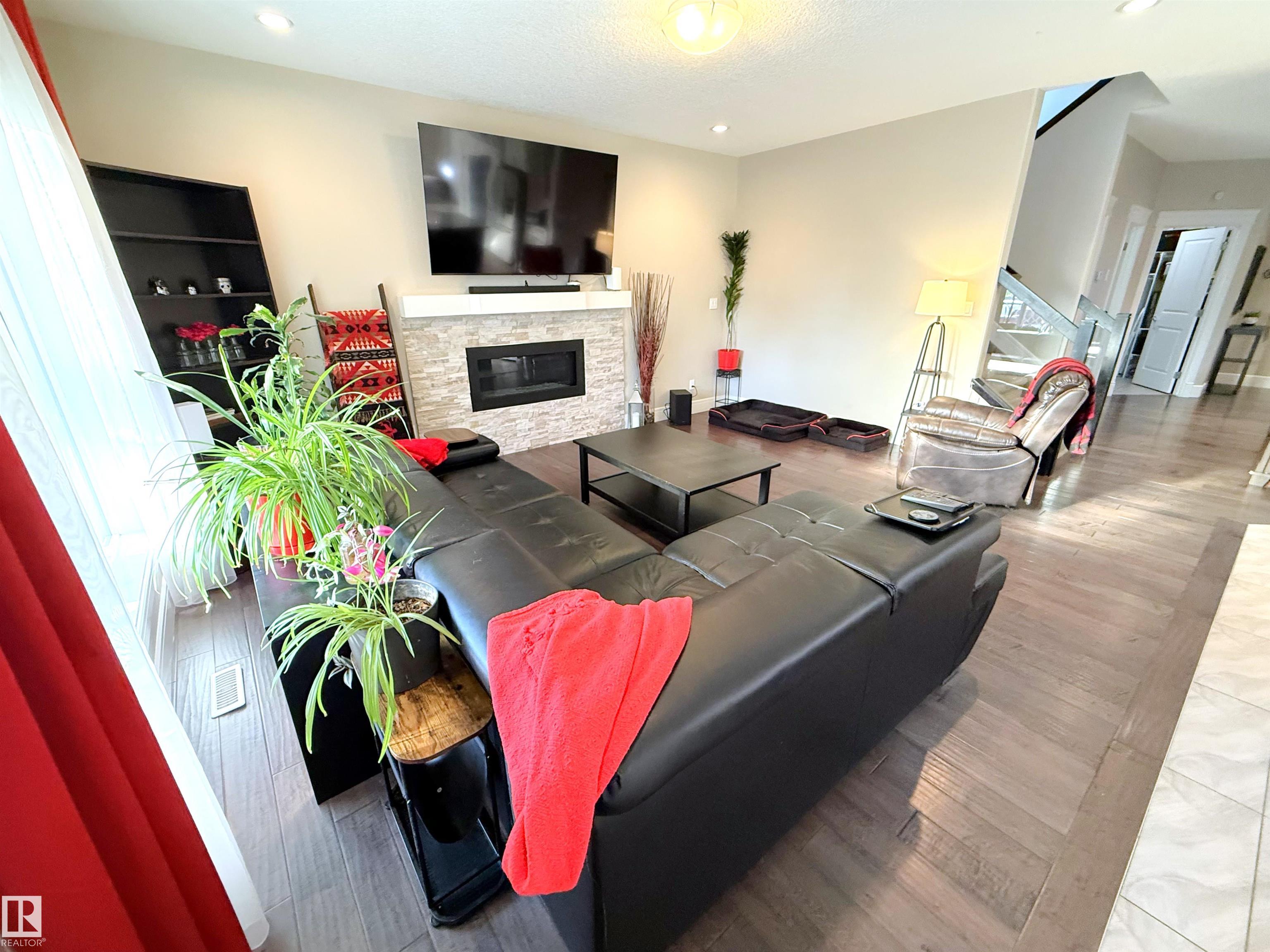 Photo 25 at 23 Dillworth Crescent, Deer Park, Spruce Grove