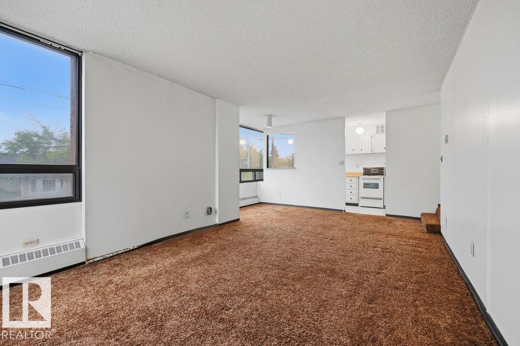 Photo 10 at 315 - 10160 114 Street NW, Wîhkwêntôwin, Edmonton