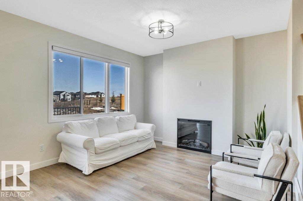 Photo 11 at 13007 213 Street NW, Trumpeter Area, Edmonton