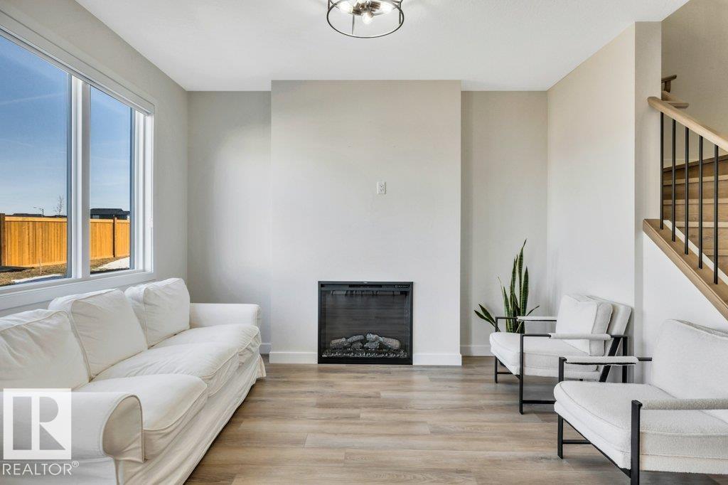 Photo 12 at 13007 213 Street NW, Trumpeter Area, Edmonton