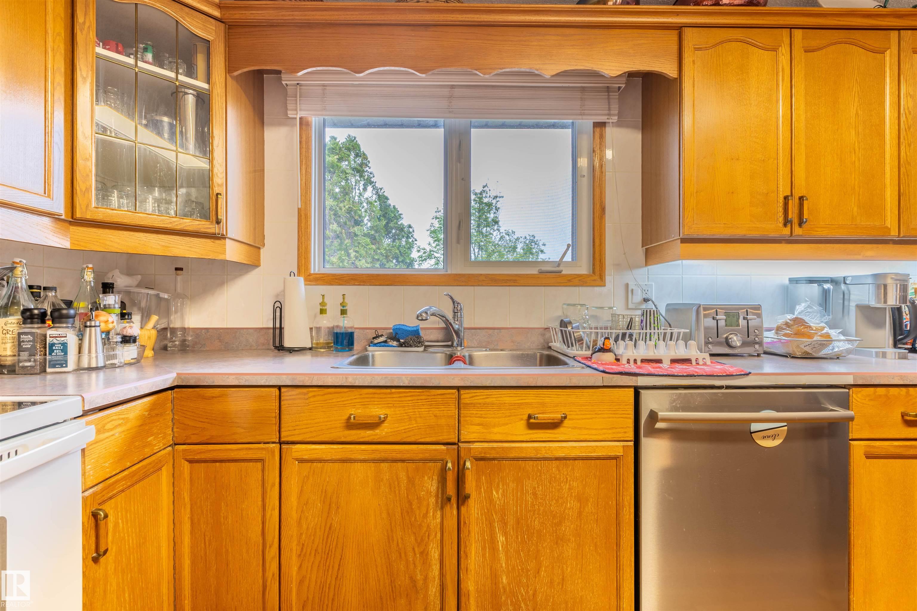 Photo 8 at 8902 107 Avenue, Morinville