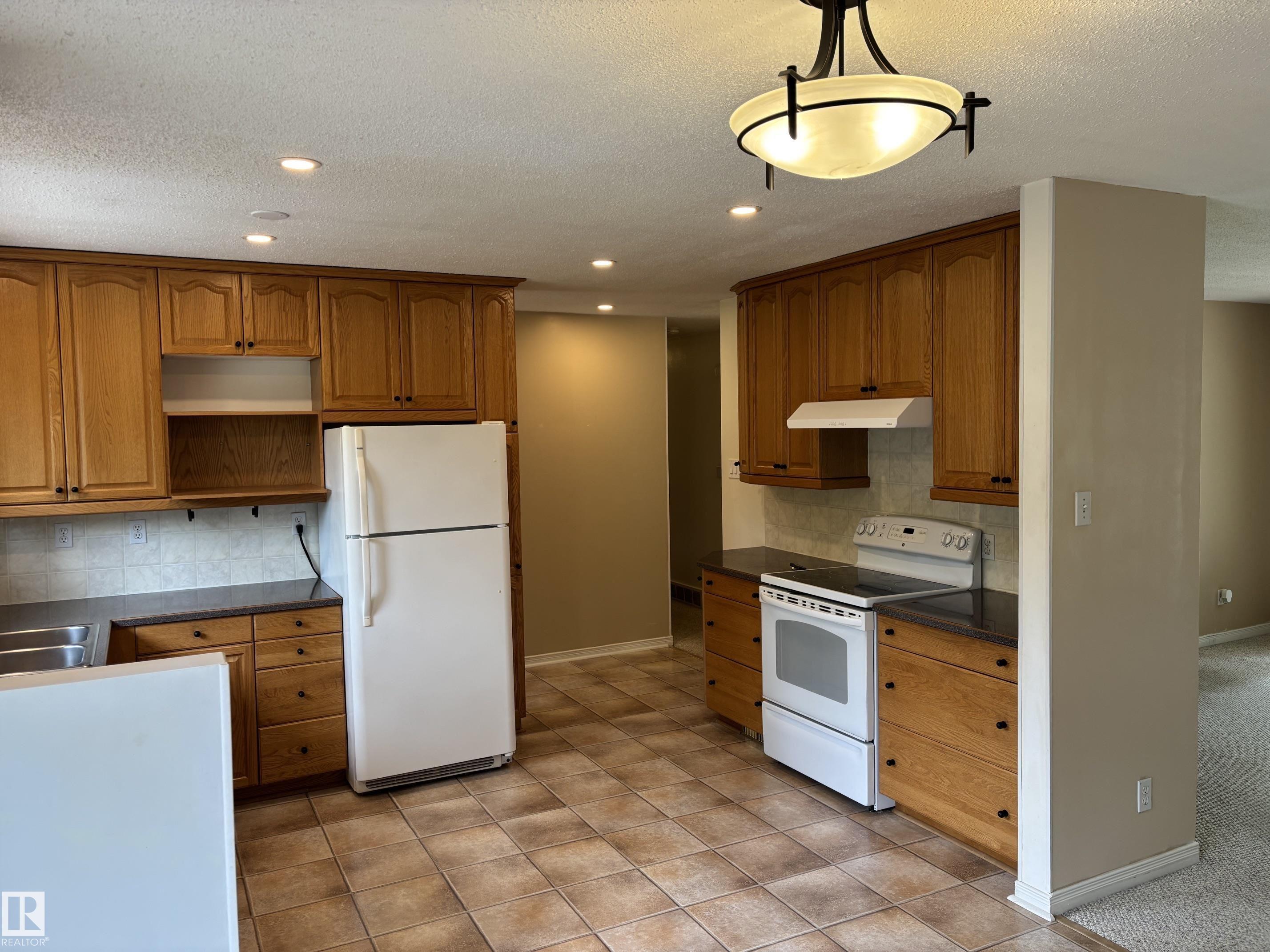 Photo 11 at 51 Glenmore Crescent, Grandin, St. Albert