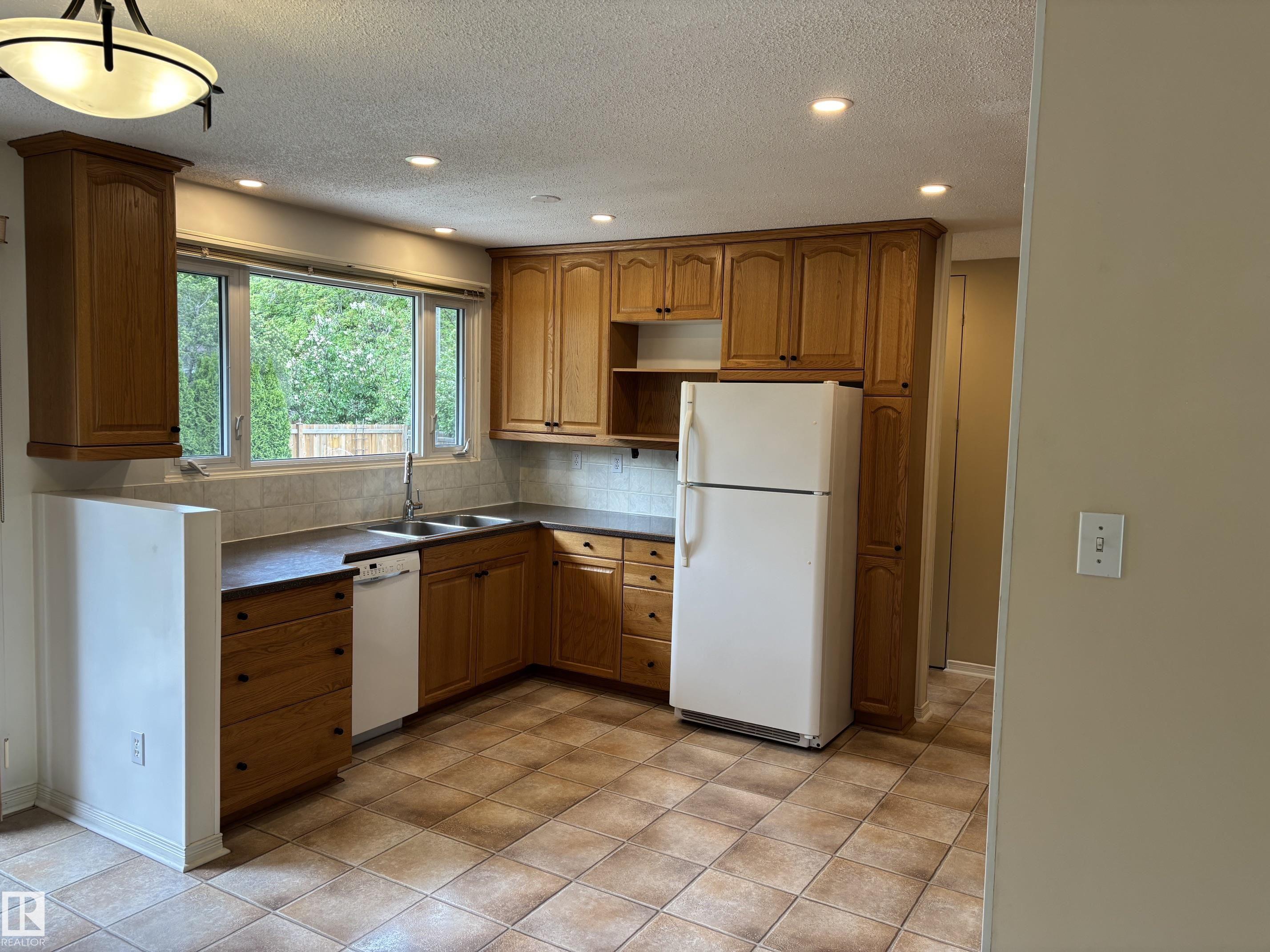 Photo 12 at 51 Glenmore Crescent, Grandin, St. Albert