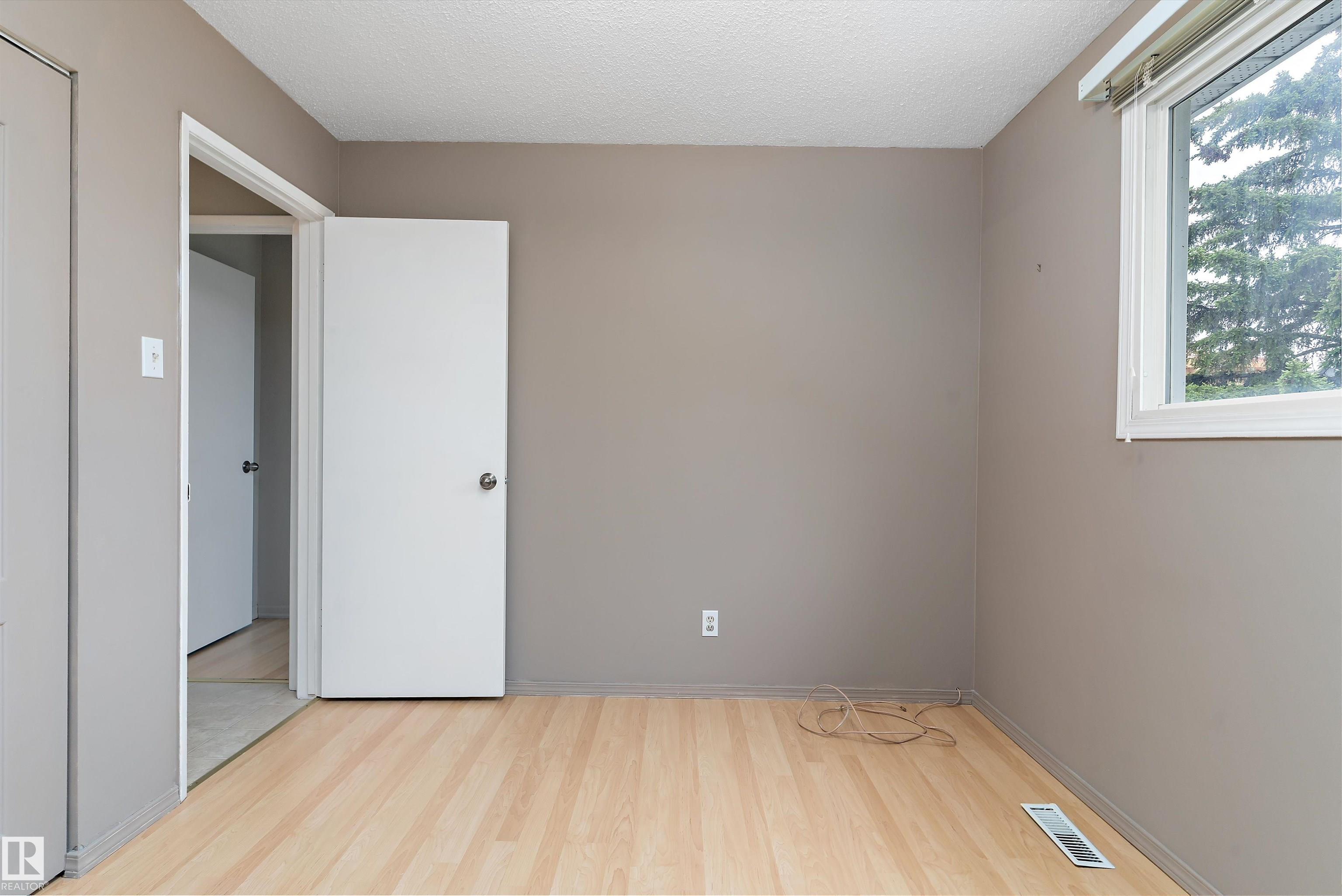 Photo 21 at 11340 139 Avenue NW, Carlisle, Edmonton