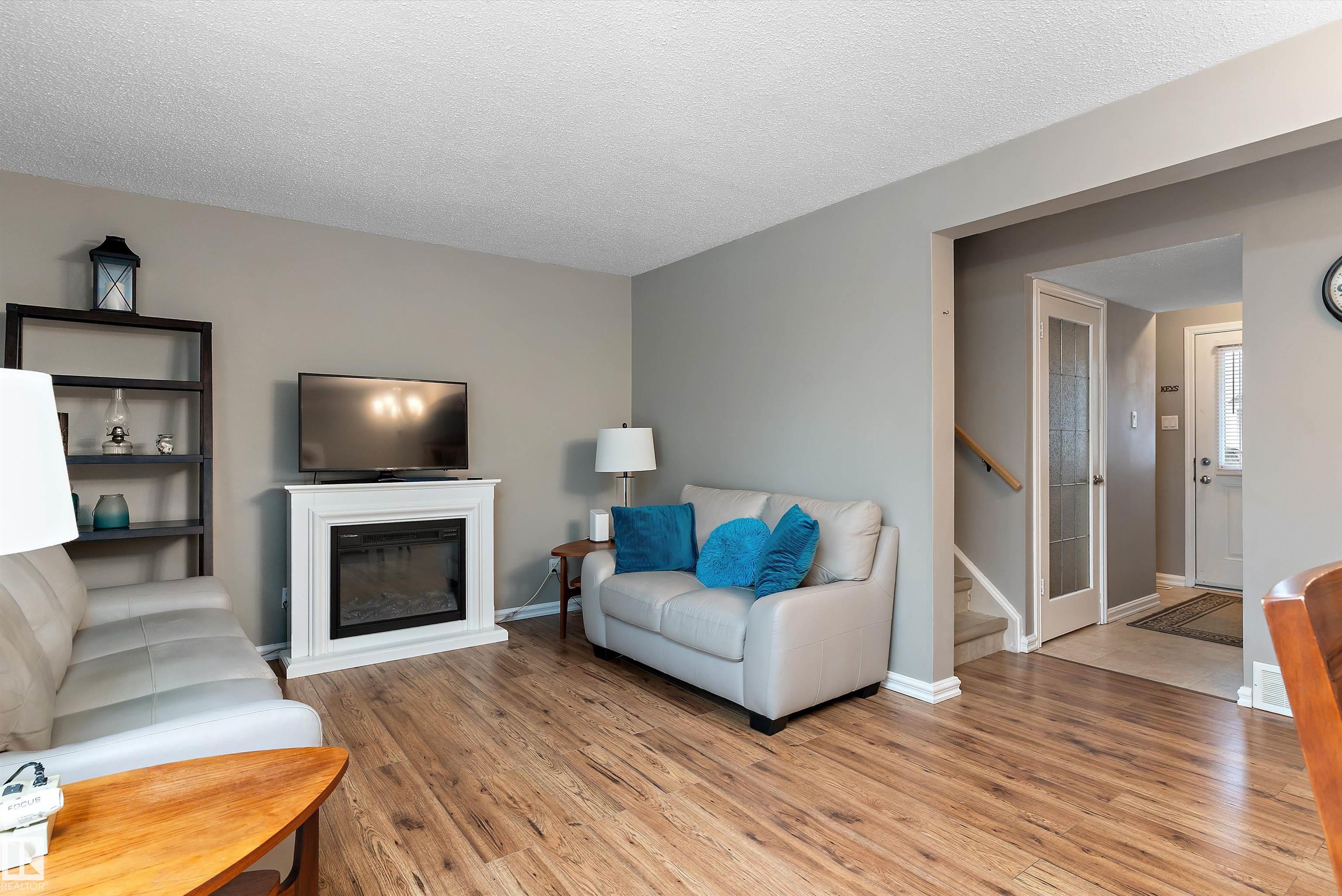 Photo 8 at 11340 139 Avenue NW, Carlisle, Edmonton
