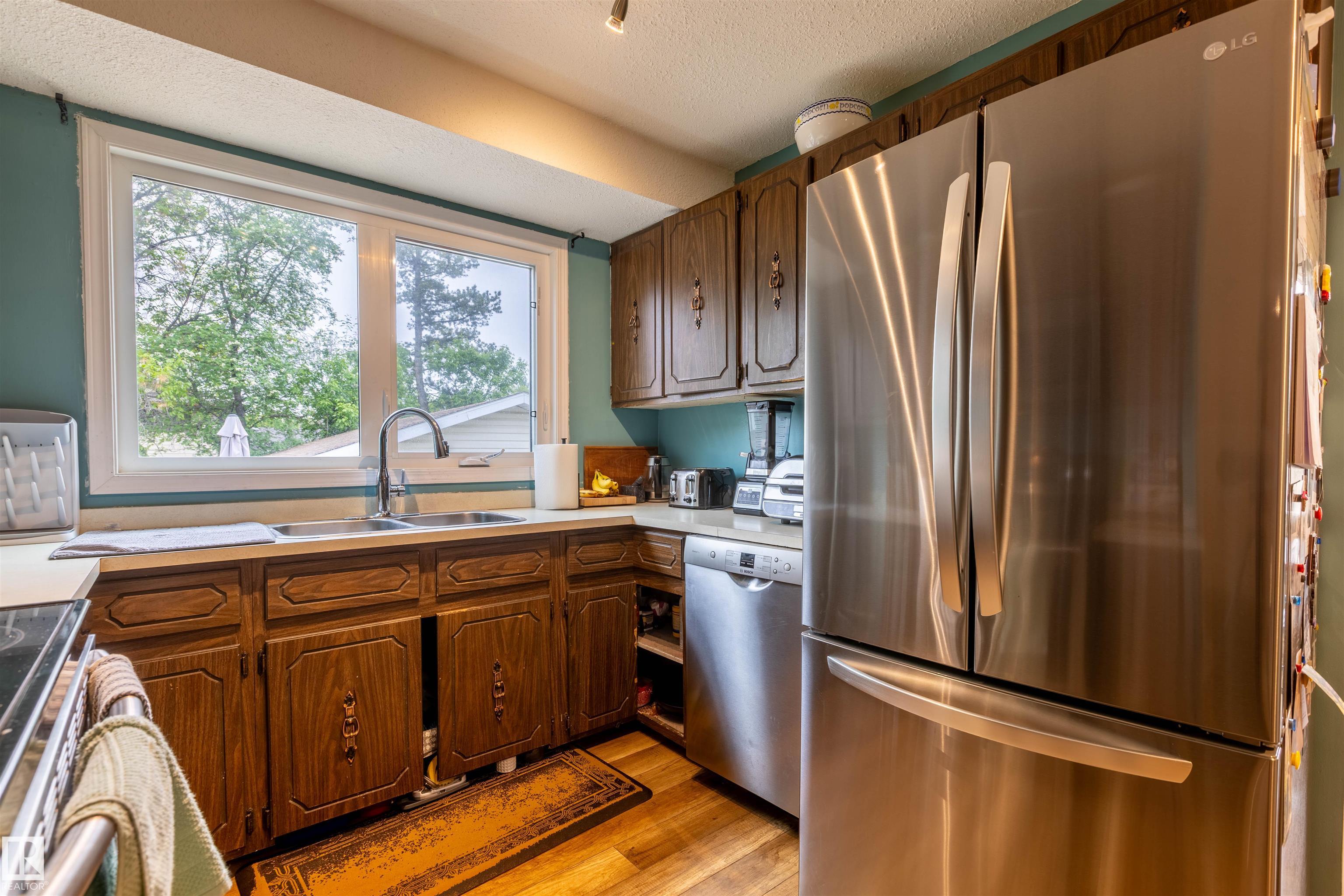 Photo 12 at 33 Andrew Crescent, Akinsdale, St. Albert