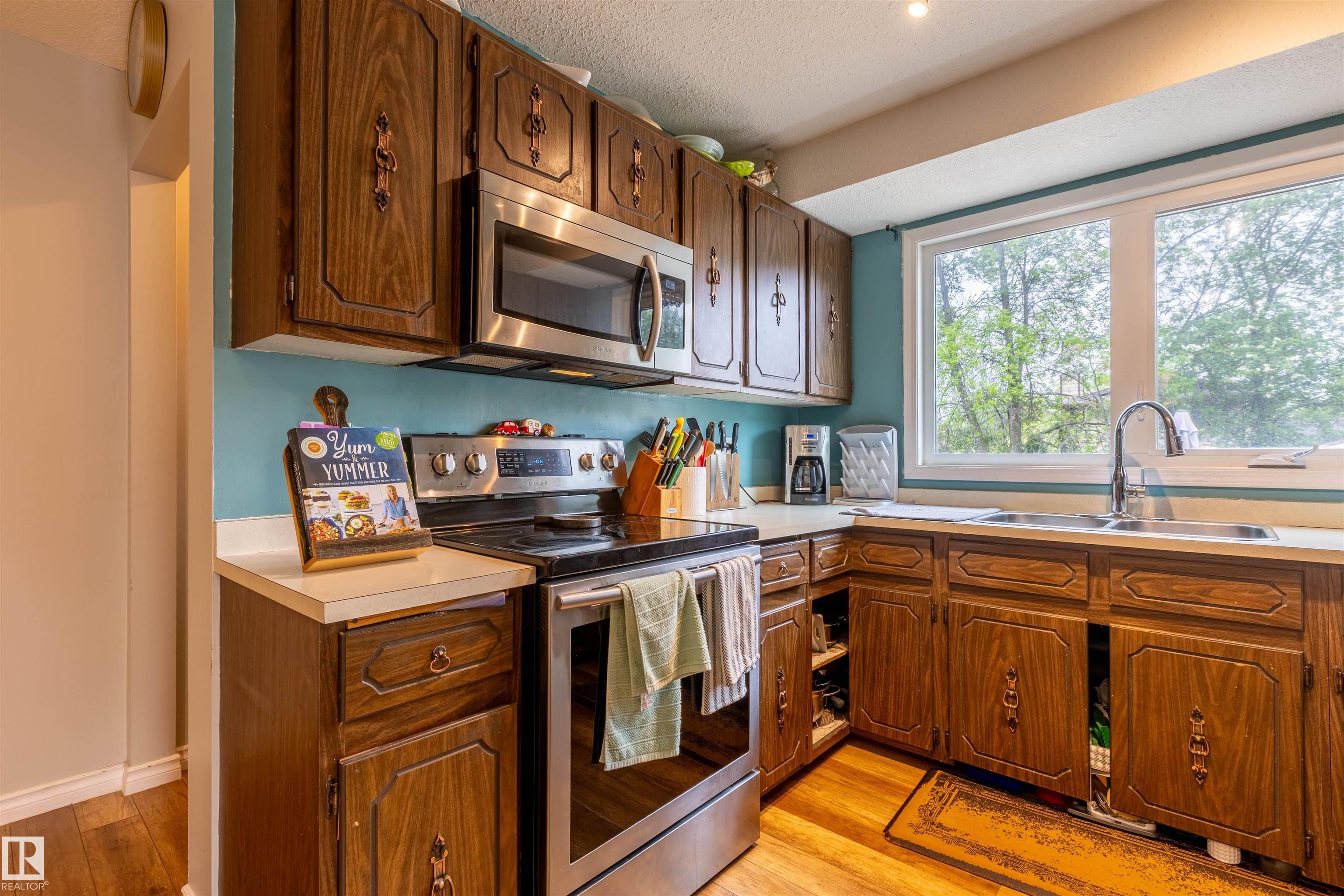 Photo 13 at 33 Andrew Crescent, Akinsdale, St. Albert