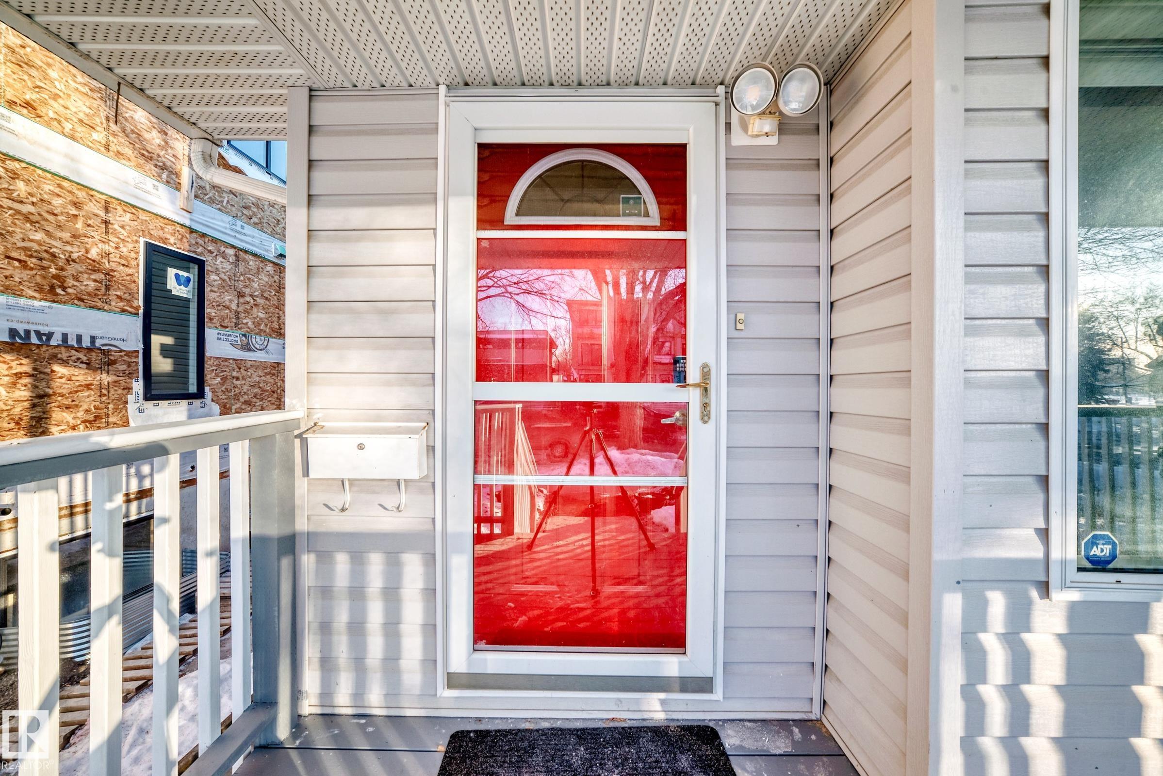 Photo 8 at 11609 125 Street NW, Inglewood, Edmonton